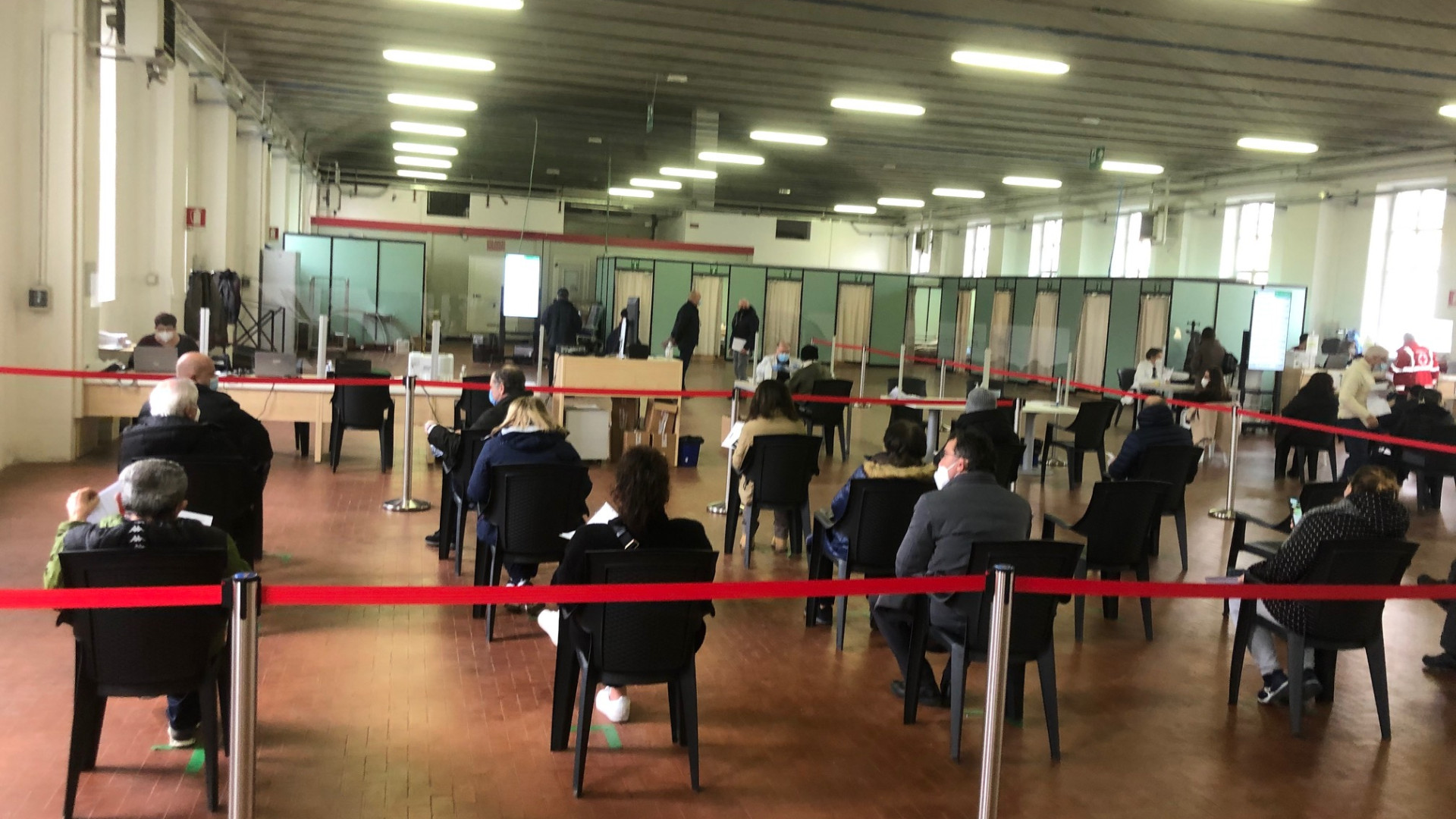 Guasto all’ex Arsenale,  centro vaccinale al gelo. “In via di sistemazione”