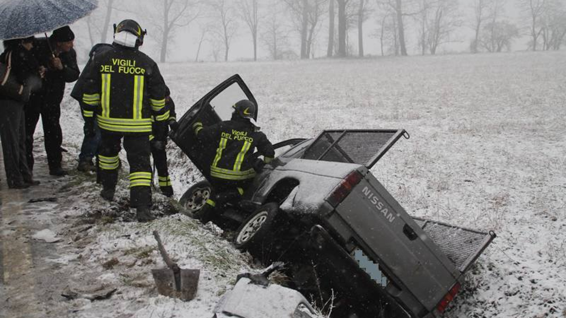 Torna la neve, disagi e incidenti. Allarme dei sindaci