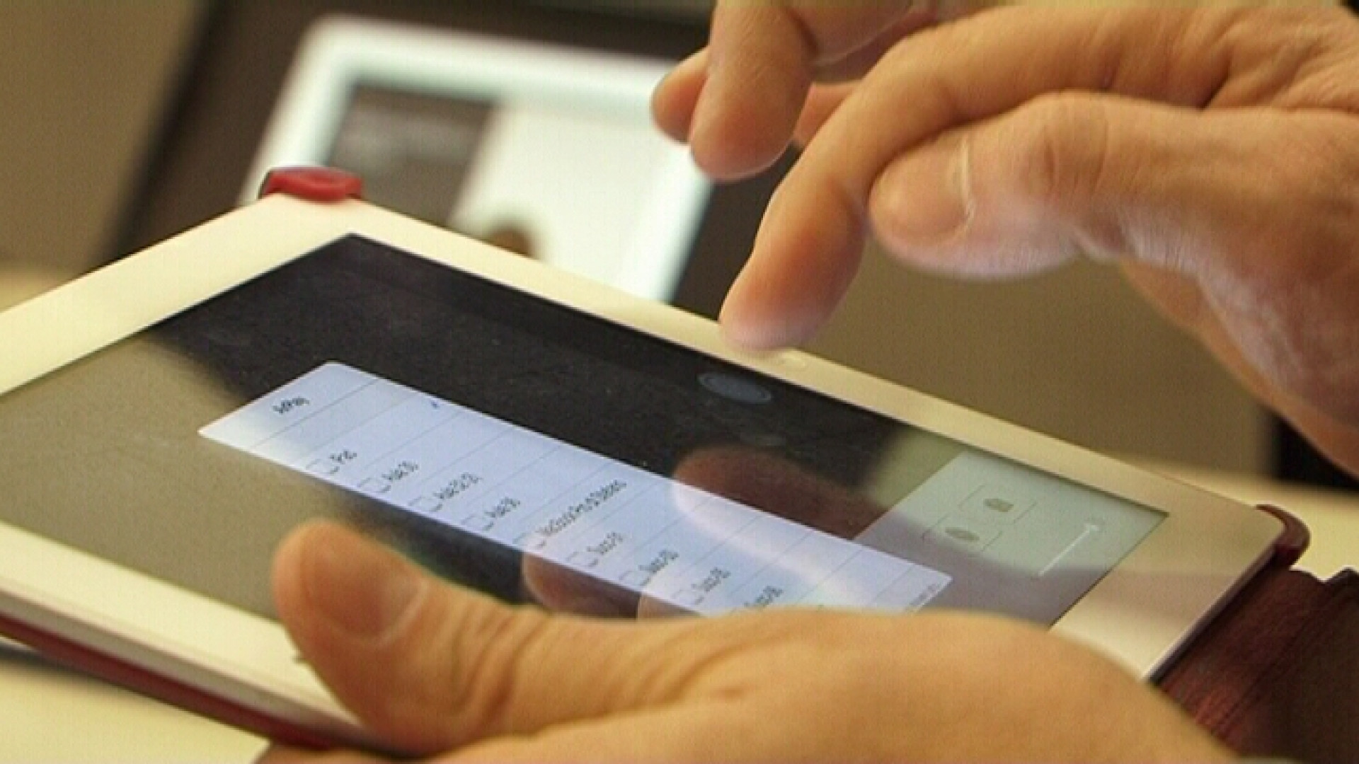 Tablet per consentire ai malati di videochiamare i propri cari