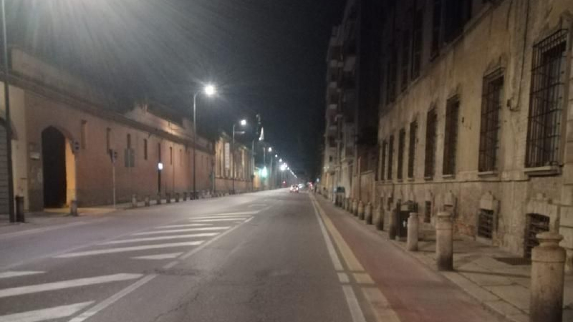 Ragazza aggredita, la mamma: "Non vuole uscire di casa, non lasciateci sole"