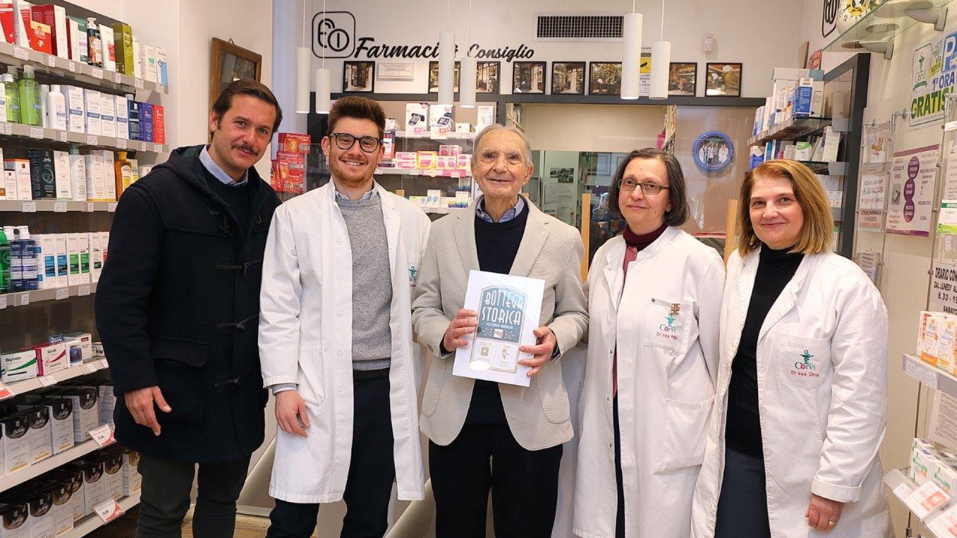 Farmacia Corvi, bottega storica. "La città cambia noi restiamo sempre qui"