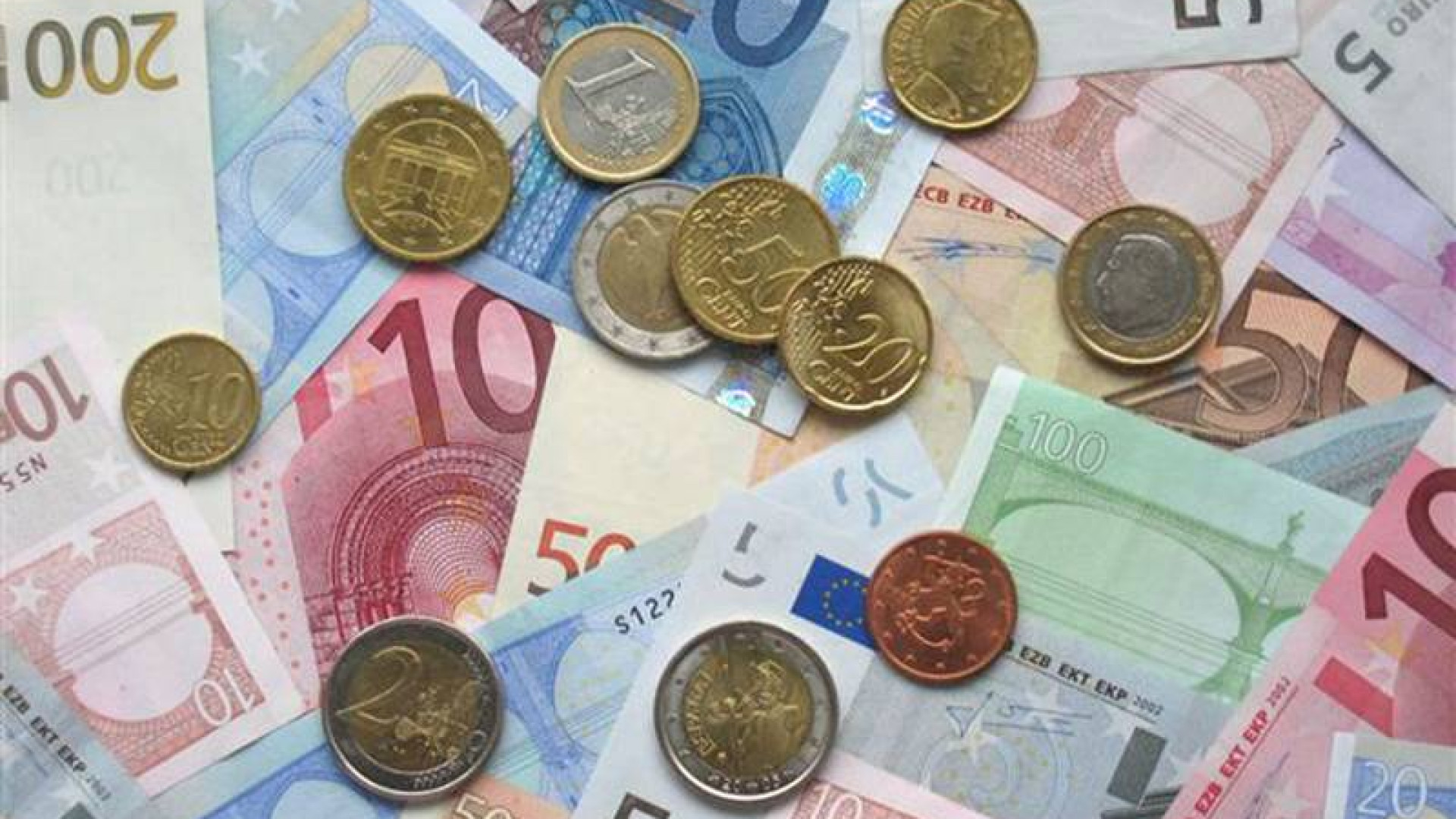 L'inflazione erode il reddito disponibile del 16%. "Serve tutelare il potere d'acquisto"