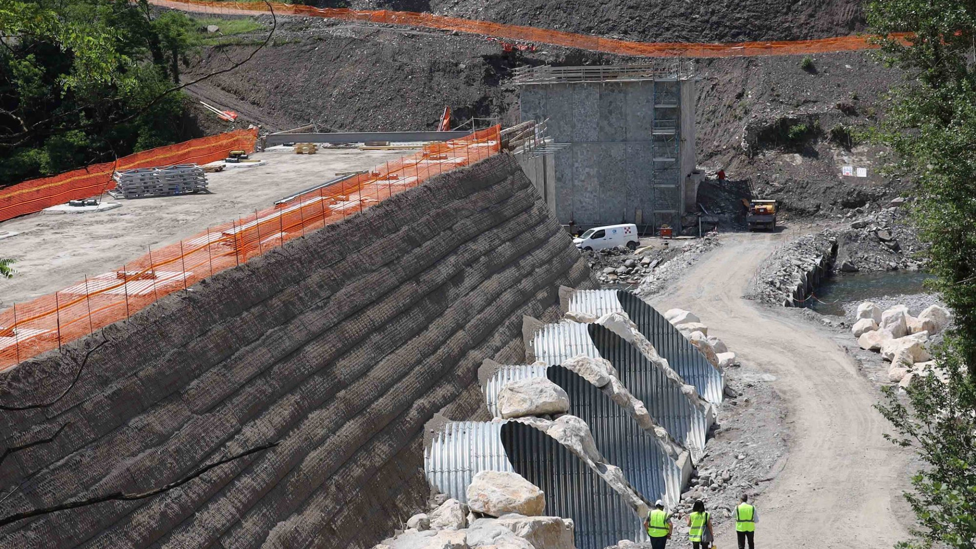 Scaricato il ponte Bailey a Lenzino: “Fine lavori a inizio luglio”
