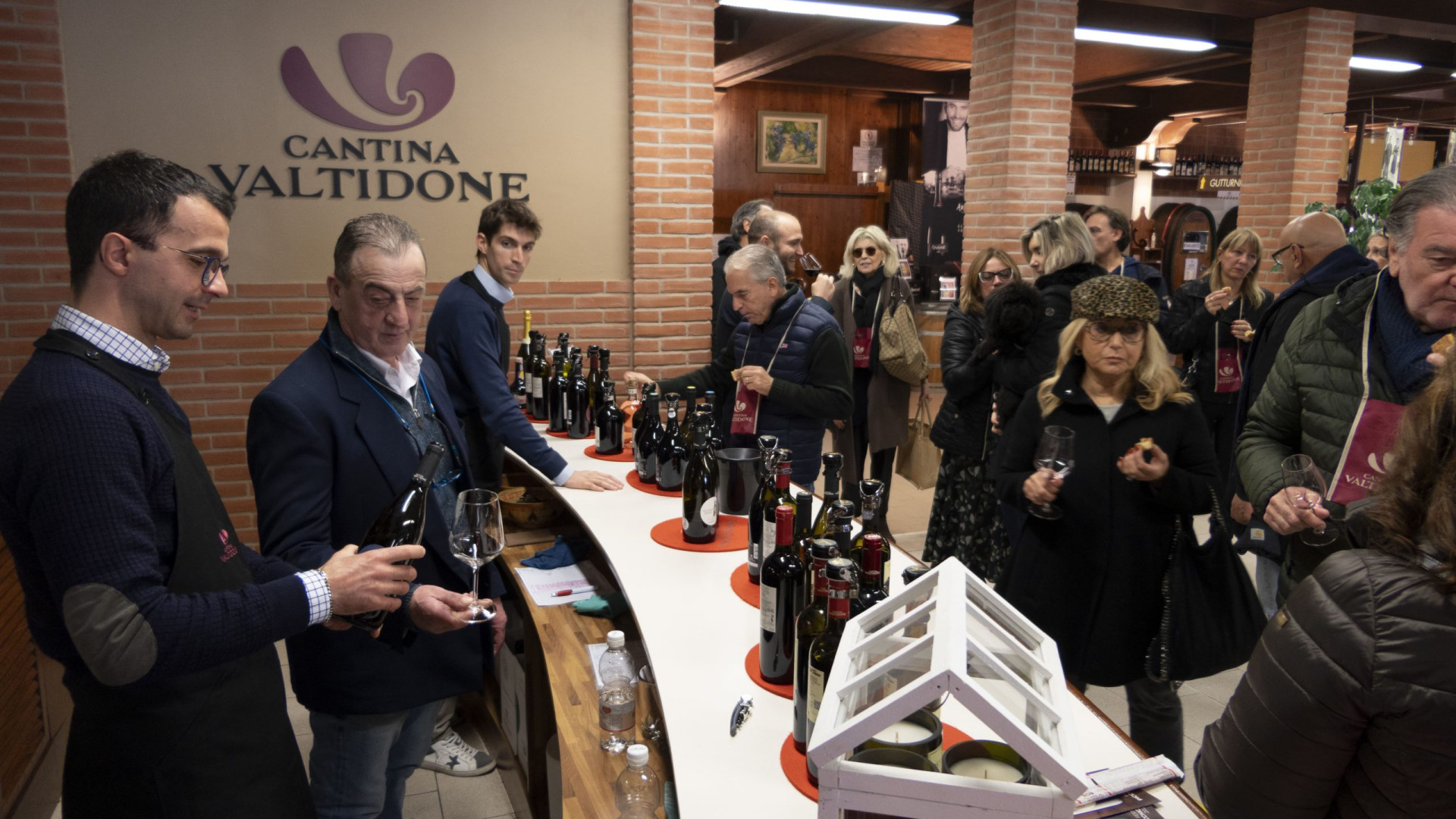 Festa del vino novello, premi per 13 scolaresche e donazioni per Amop