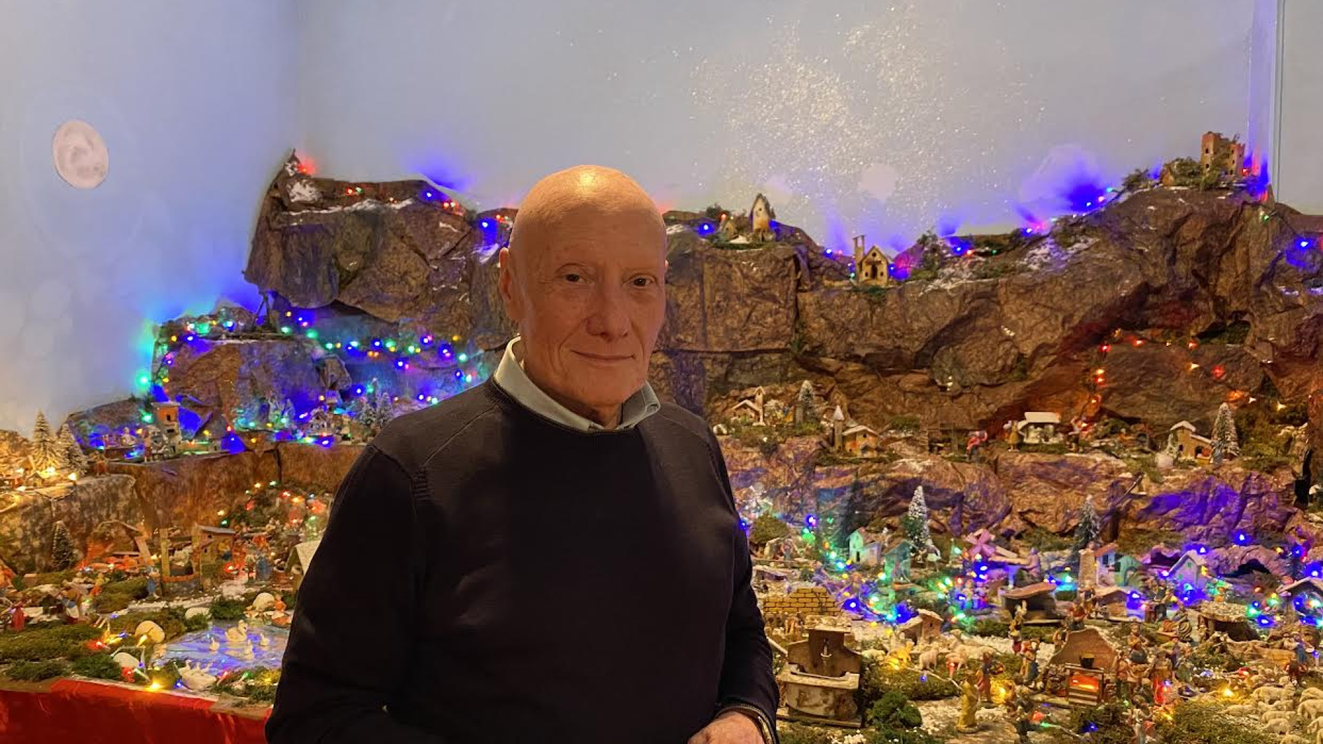 Maxi presepe nella casa del piacentino Groppi: "Tradizione di famiglia"