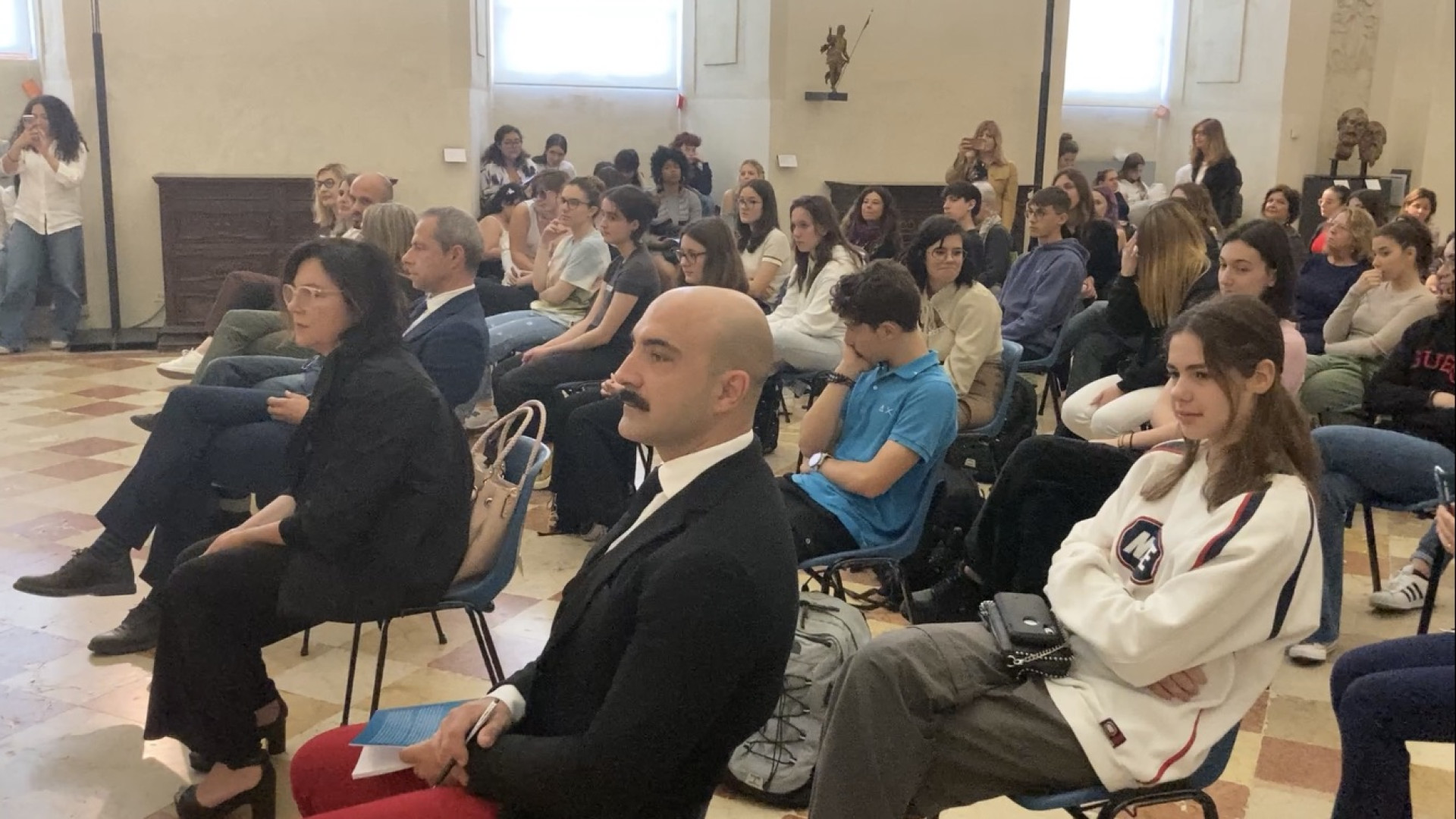Emozioni in lettere, “Parlami d’amore” premia gli studenti: ecco i vincitori del concorso