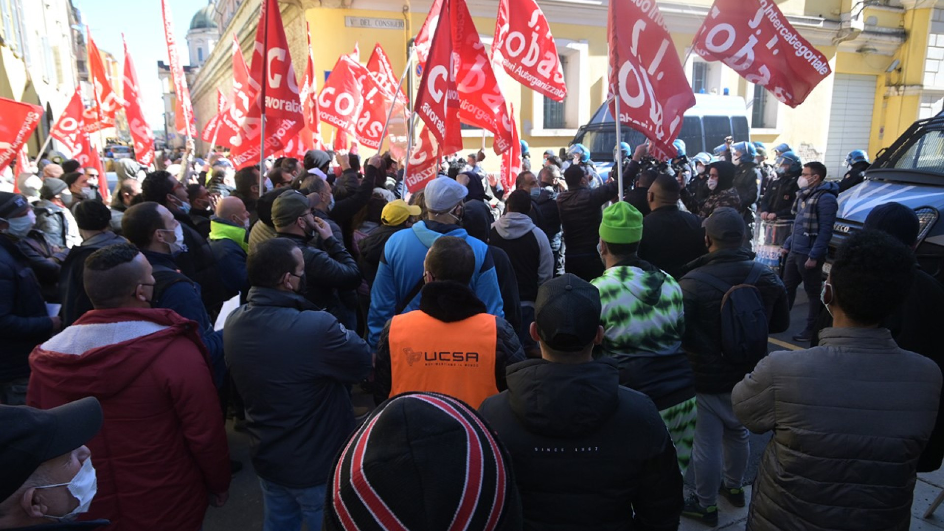 "Liberare i sindacalisti Sì Cobas arrestati". Già 300 firme da tutto il mondo
