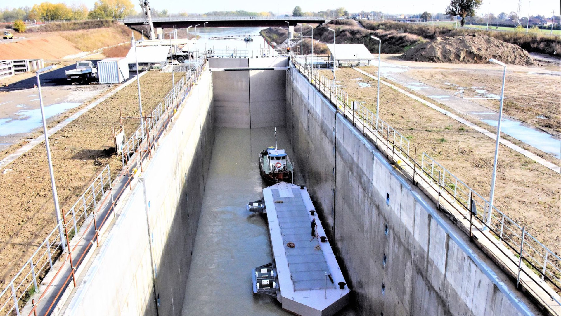 Conca di Isola Serafini verso l'apertura alle imbarcazioni. Terminato il collaudo
