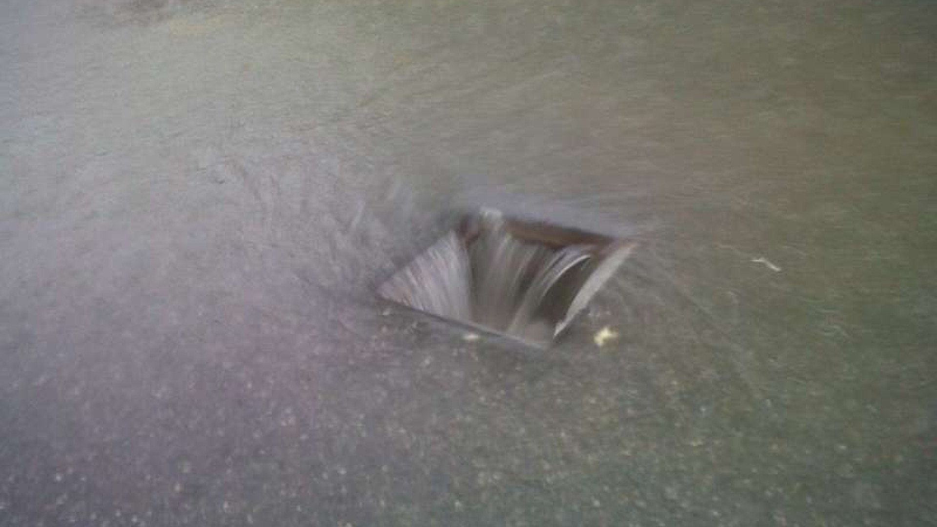 Maltempo: violento temporale con allagamenti in città e provincia