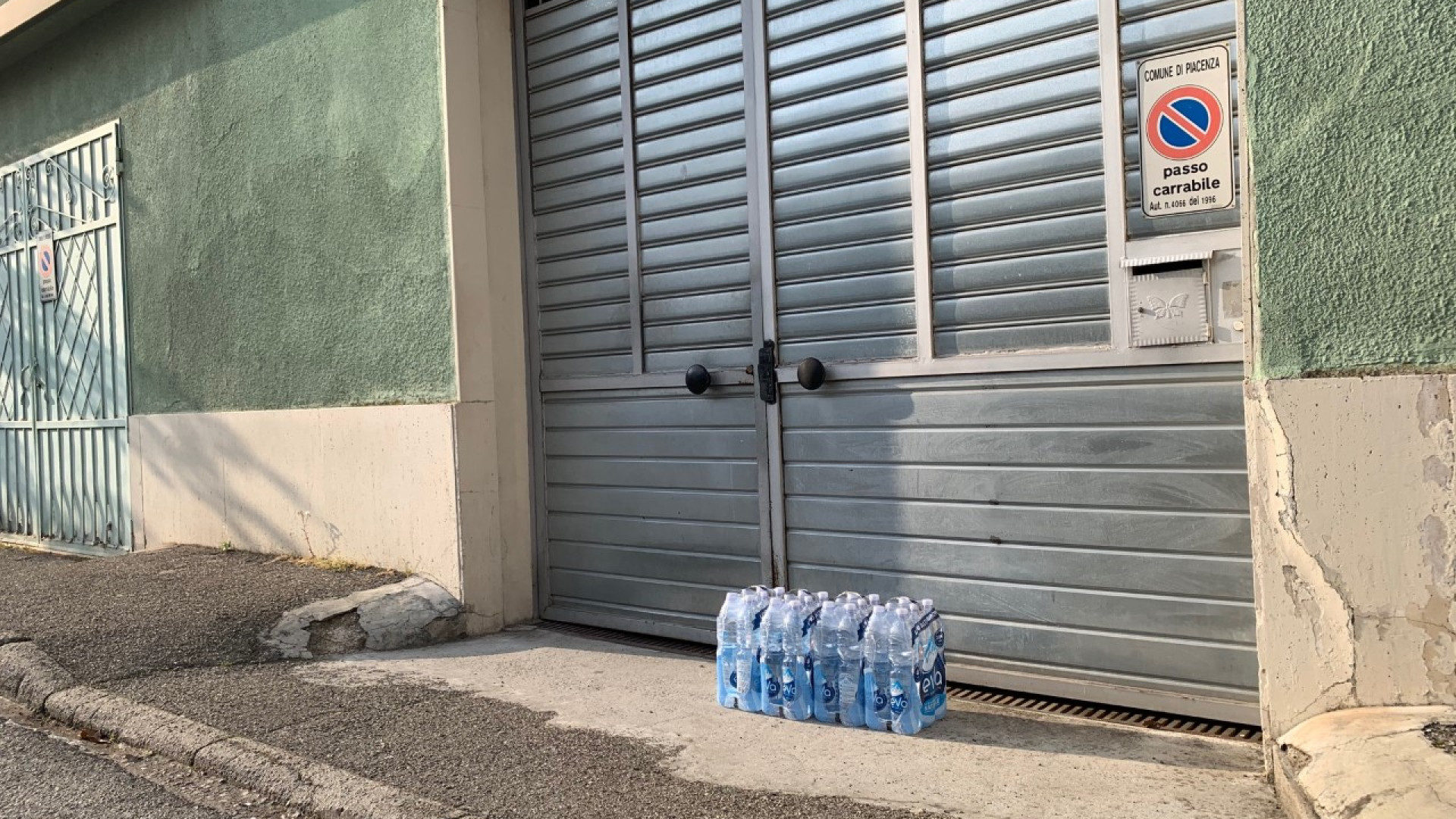 Il centro islamico di via Mascaretti si arrende: "Qui non pregheremo più"