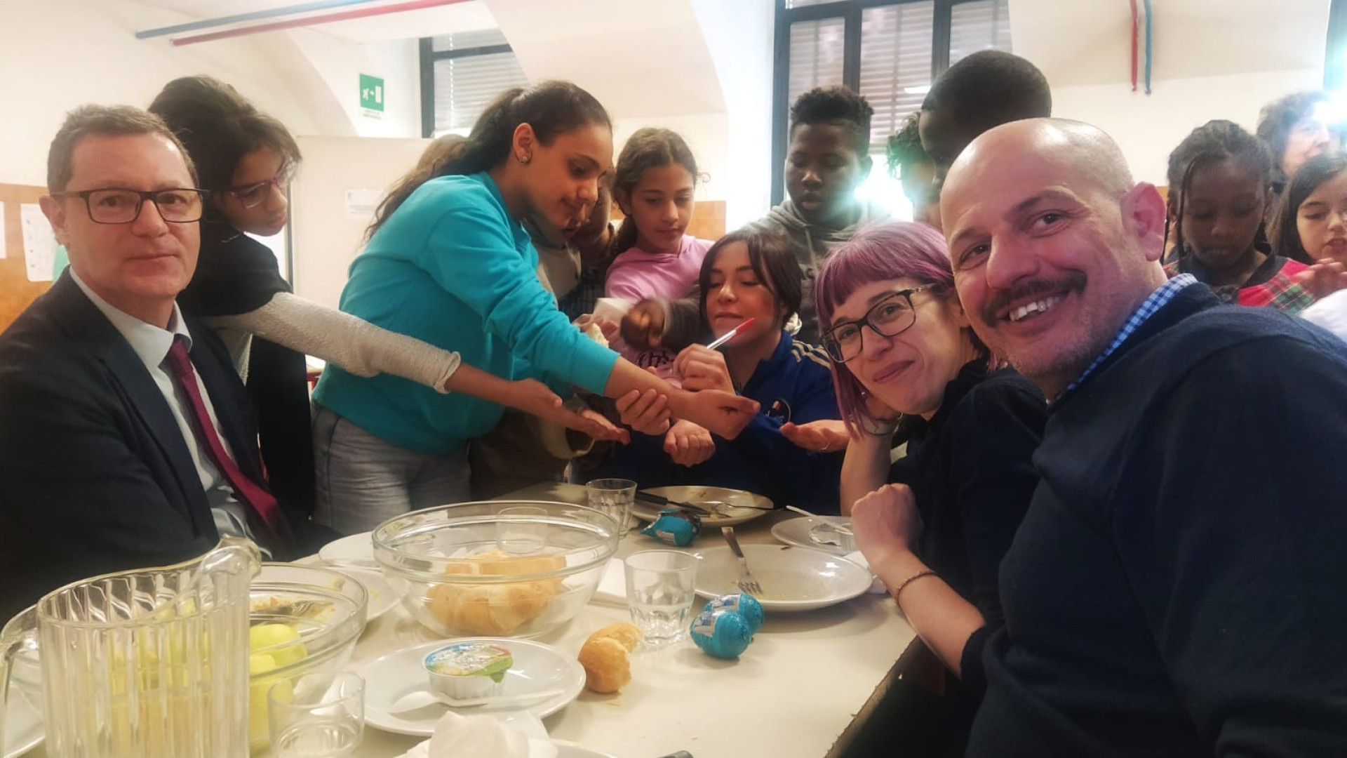 Pranzo di Pasqua con sorpresa, alla scuola Taverna la campionessa Bonatti