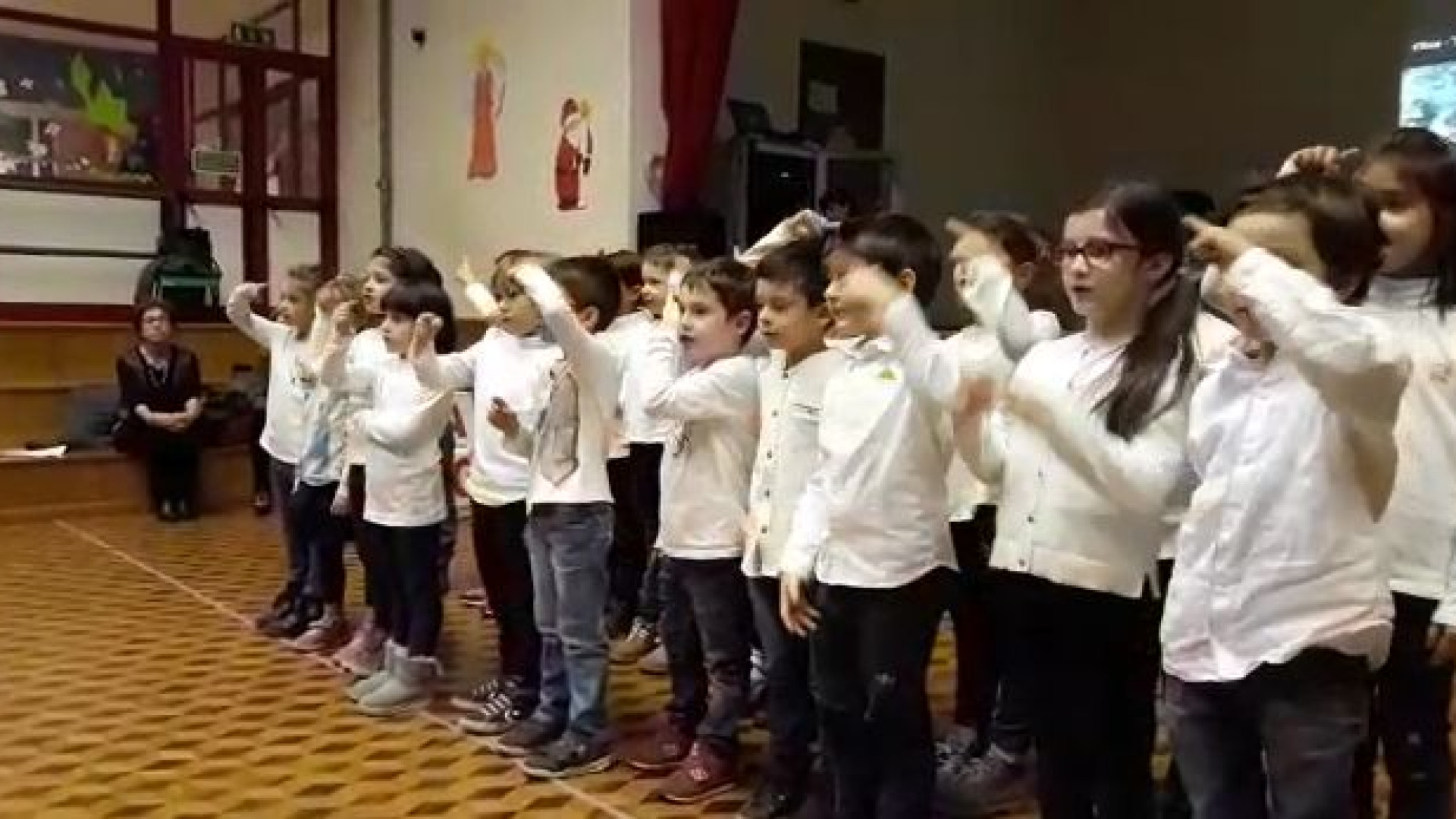 Covid nemico di chi vive nel silenzio, bimba costretta a cambiare scuola