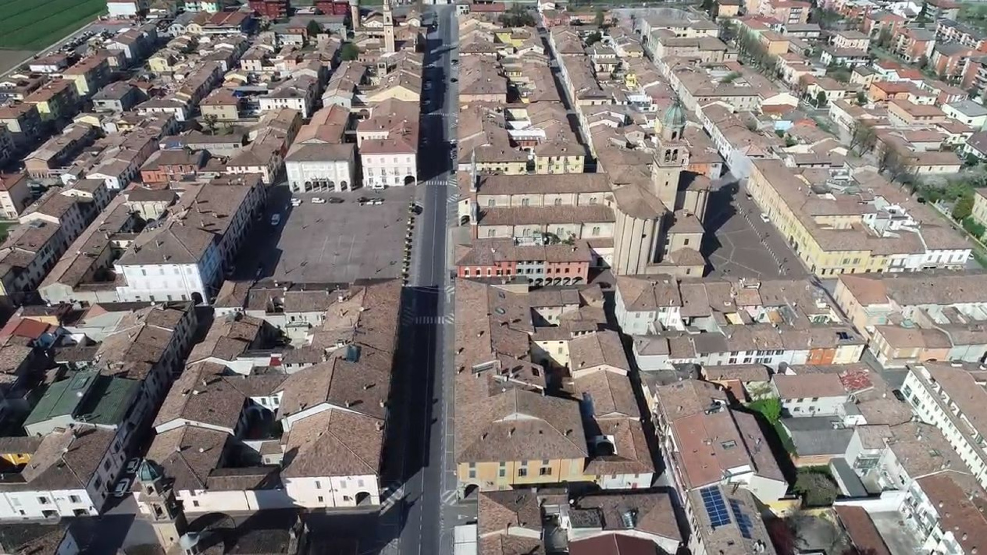 Anziana batte la testa contro la mensola di un locale e cade, titolare a processo