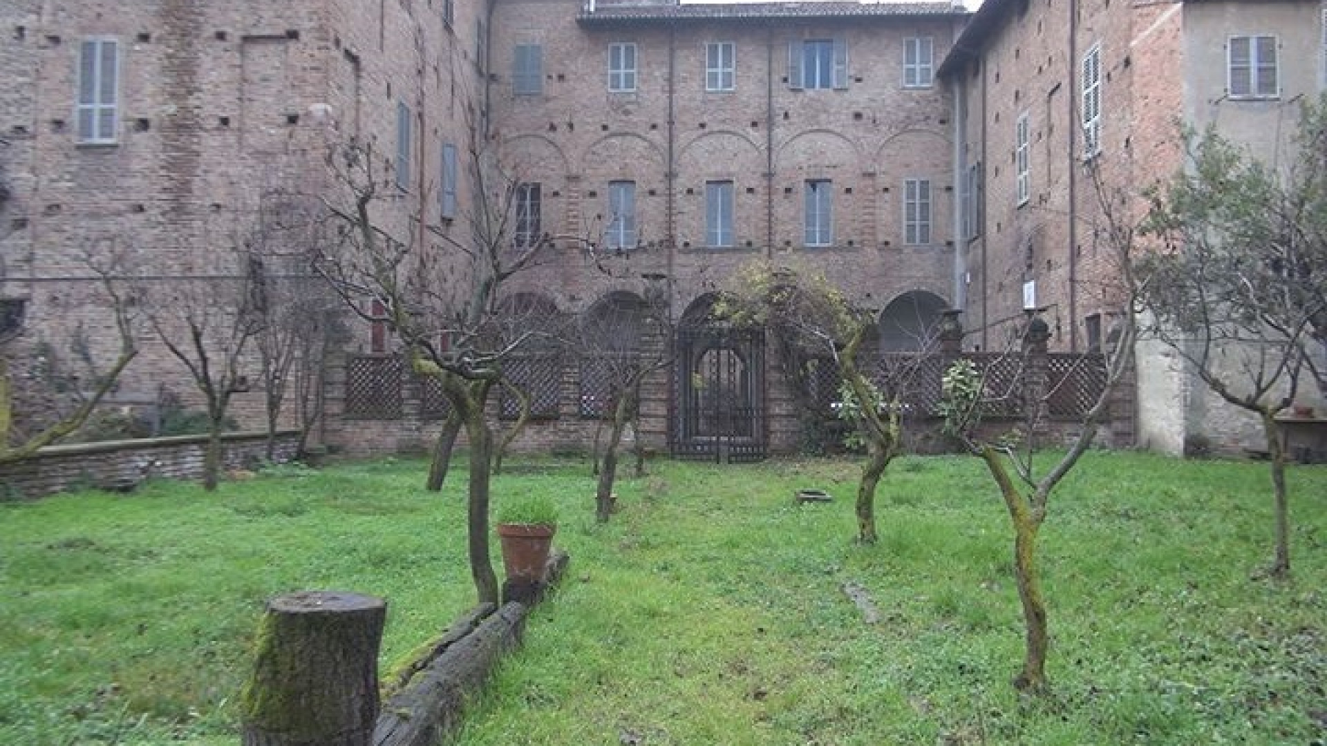 Testimonianza preziosa dell'assedio francese: il Tgl Più entra a palazzo Affaticati