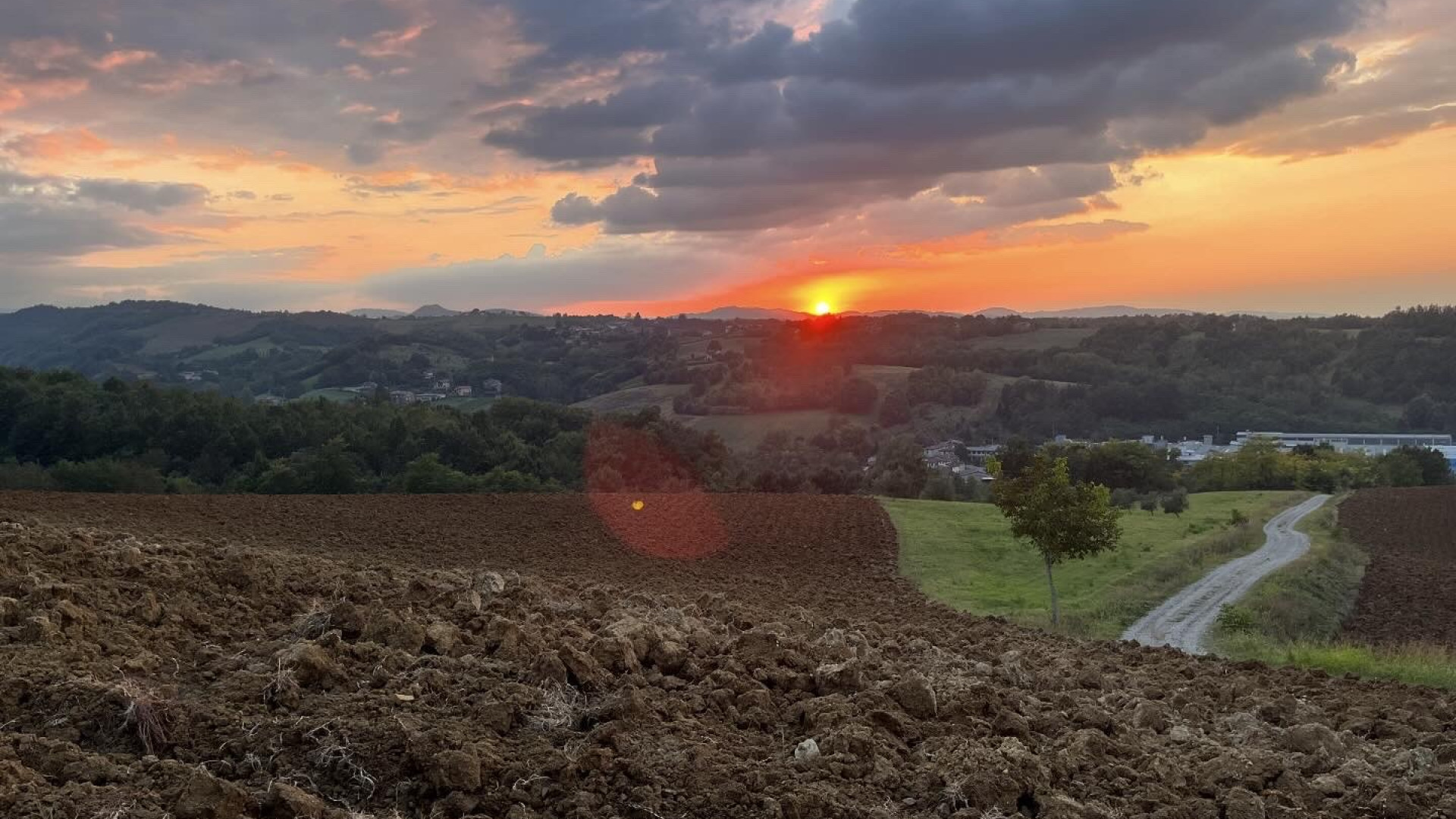 Torna la Camminata in rosa: ristori musicali al tramonto contro il tumore al seno