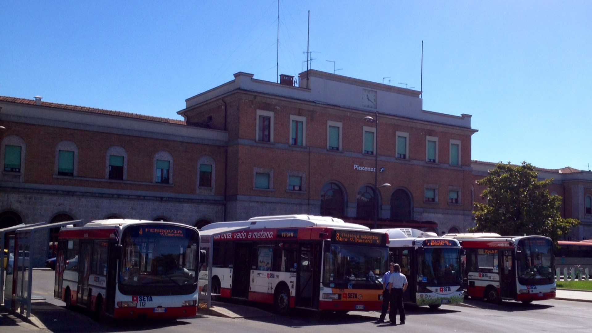 Bus, dal primo luglio l'orario estivo: passaggi dimezzati al pomeriggio