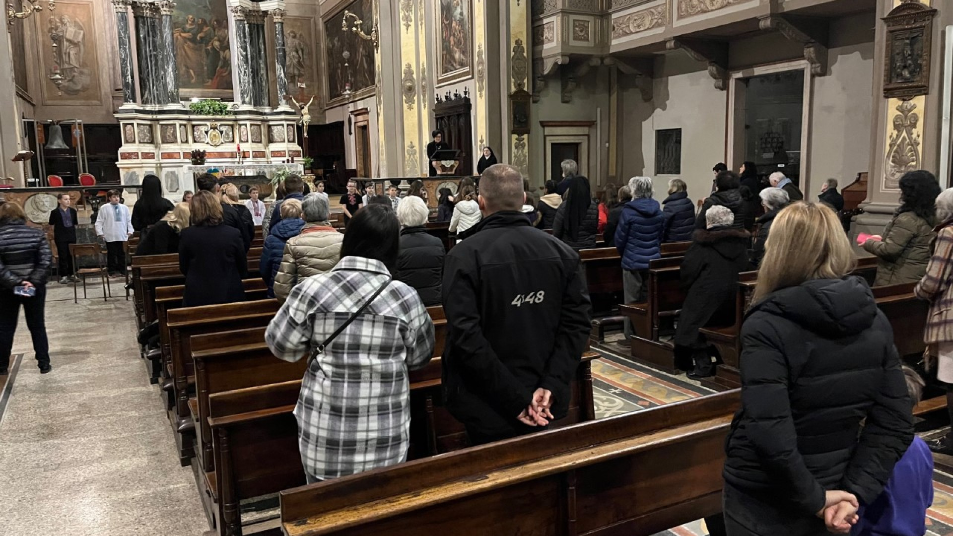 In San Pietro i bambini ucraini per pregare contro la guerra: palloncini in cielo