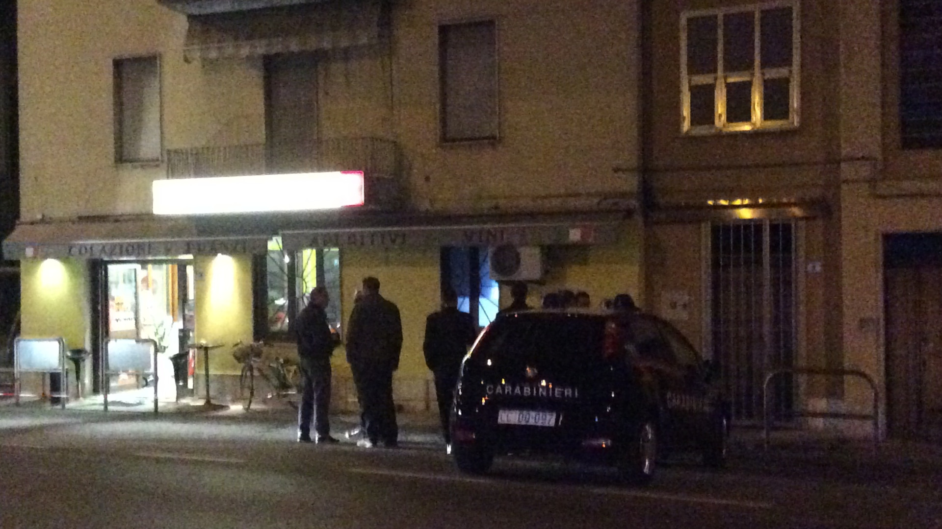 Sparò alle gambe a un giovane per gelosia in un bar di Alseno, Bafti patteggia tre anni