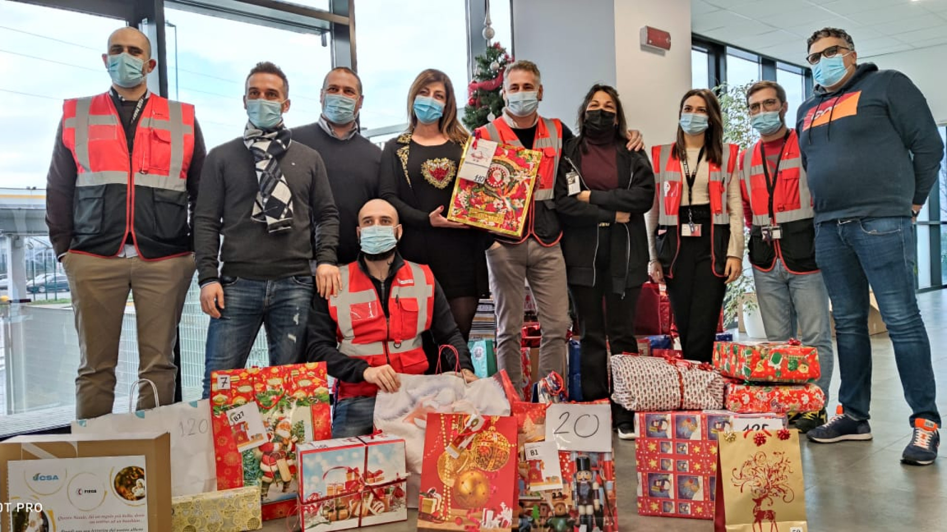 Solidarietà dalla logistica per i bambini siciliani: tre bancali di doni