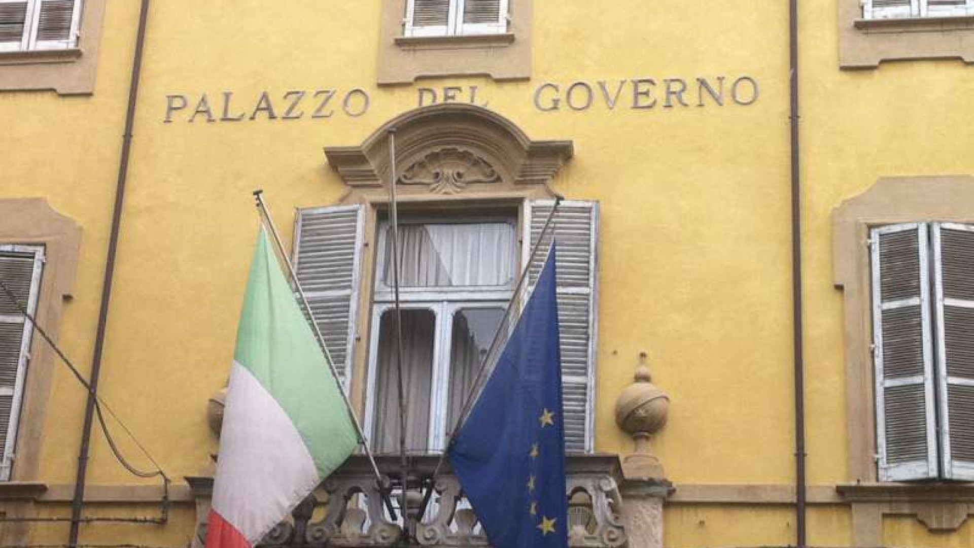 Festa della Repubblica: in prefettura consegna medaglie, tra i premiati il colonnello Scattaretico