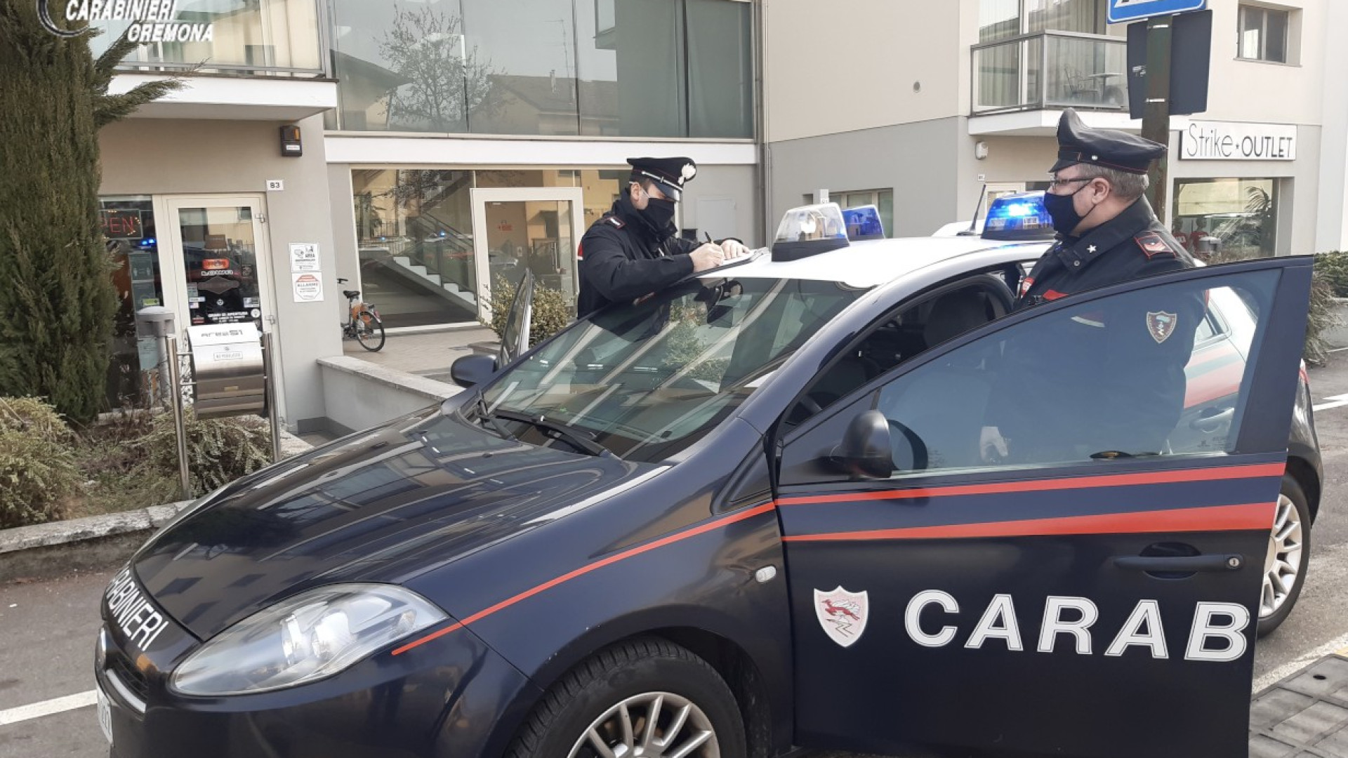 Rapina un supermercato a Cremona in agosto, arrestato al rientro da Londra