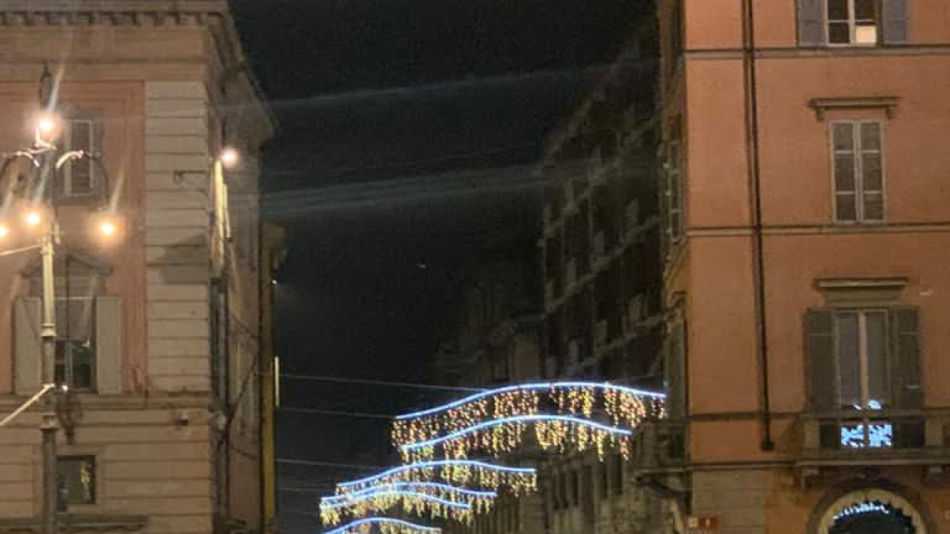 Shopping natalizio fino alle 21. Federmoda: "Un'opportunità ma c'è poca gente in giro"