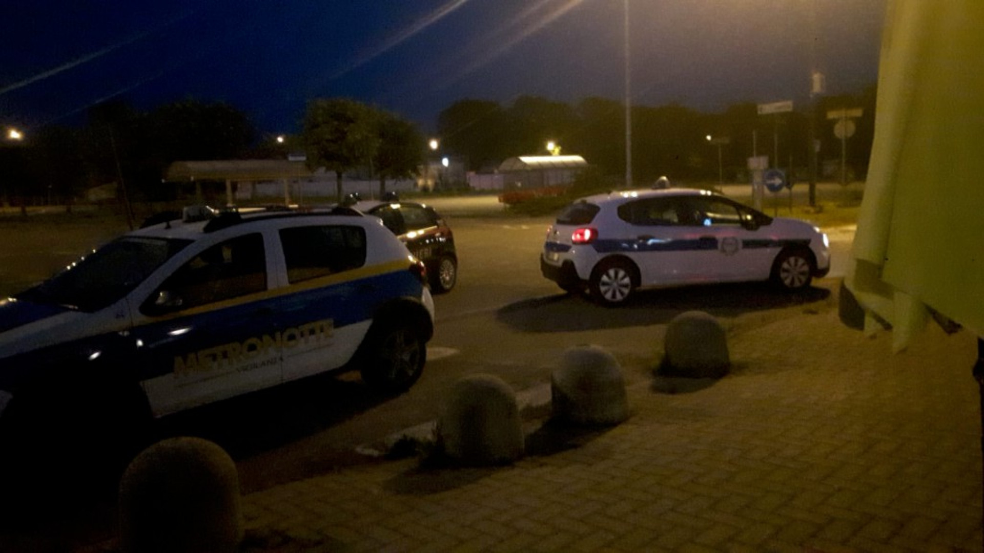 Colpo in un bar a Castel San Giovanni. Spariti macchinetta cambia monete e videopoker
