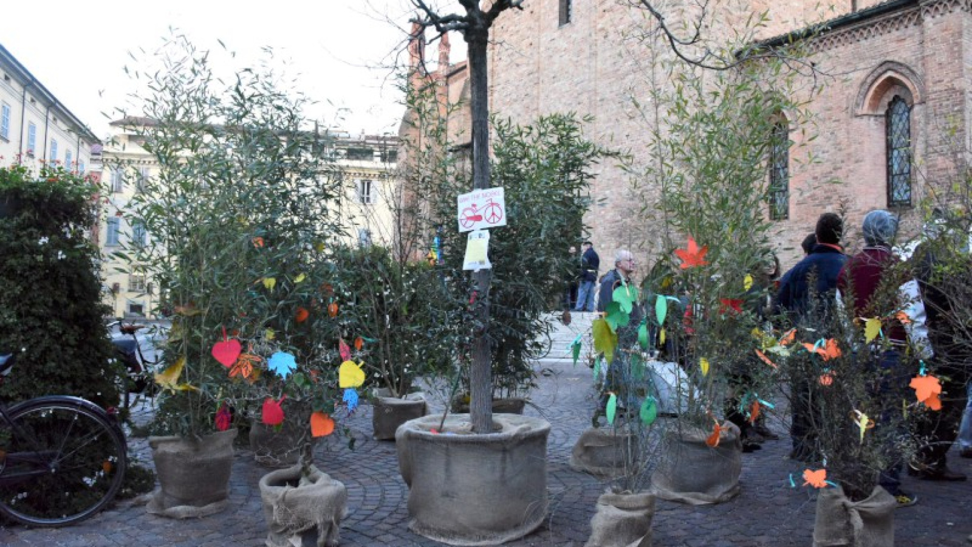La "Marcia per il clima" porta un bosco in piazza Sant'Antonino