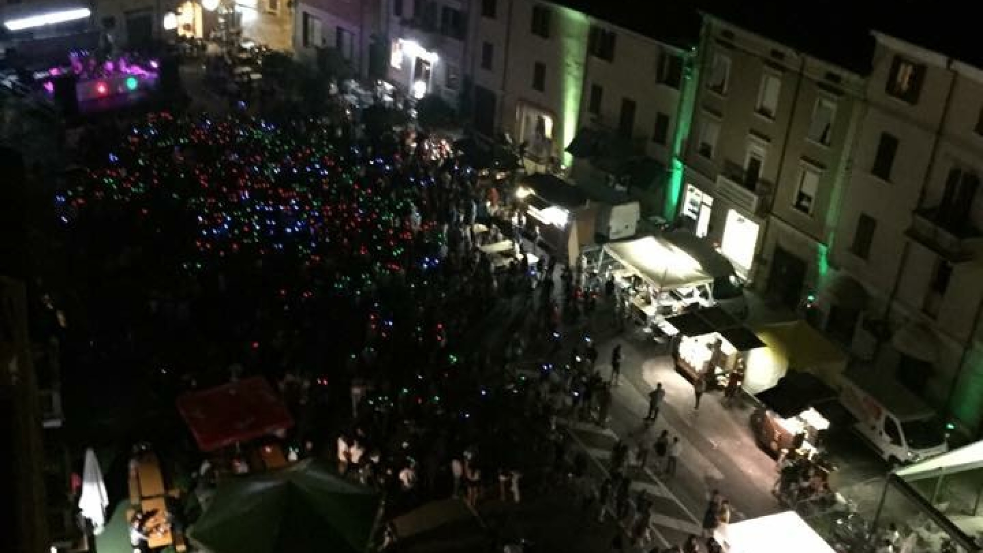 Silent Disco, migliaia in piazza a Rivergaro. Esposto di Confcommercio