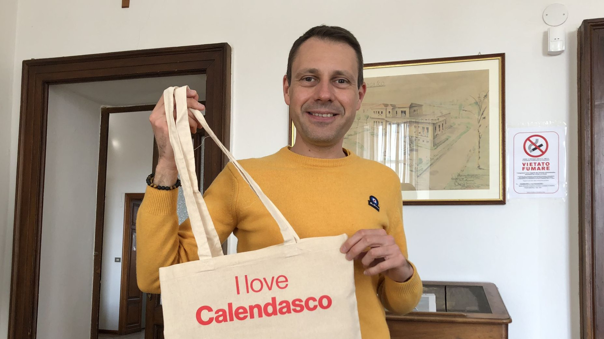 Borse, magliette, bicchieri "griffati": al via il "city branding" di Calendasco