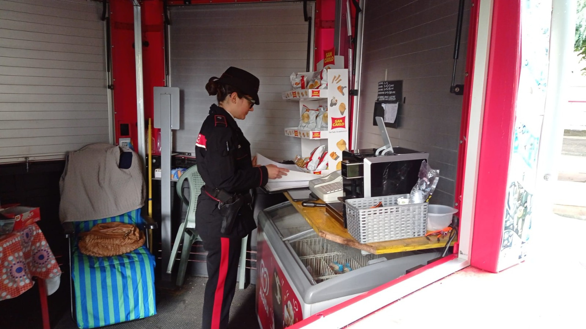 Castello, razziato in pieno giorno il chioschetto del campo giochi di via I Maggio