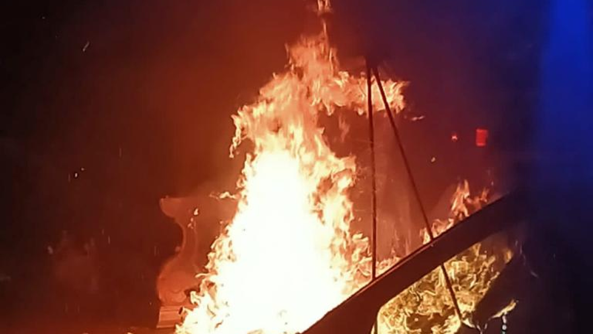 Ennesimo rogo al quartiere Peep, si sospetta ancora la mano del piromane