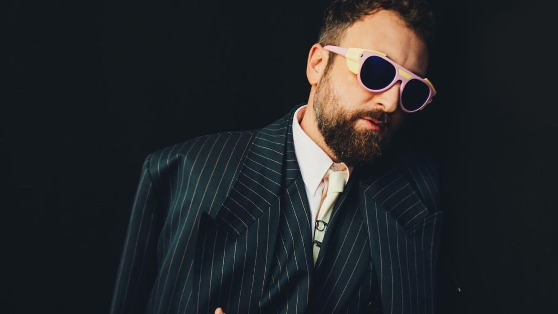 Dargen D'Amico infiammerà il palco dell'Alley Oop: tre giorni di festa per la Gen Z
