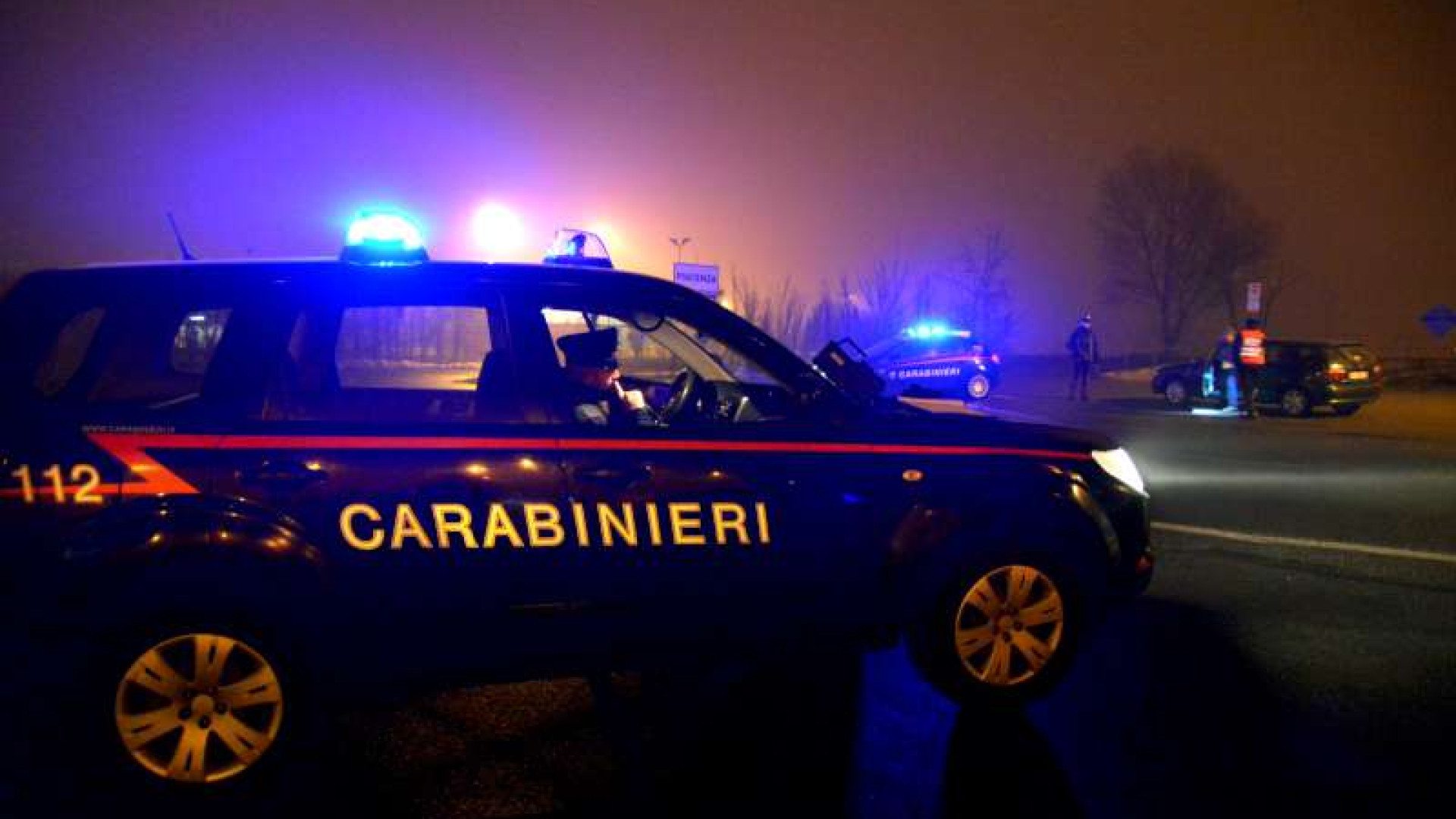 "Sasso" di cocaina in tasca, hashish in casa: arrestato 53enne di Fiorenzuola