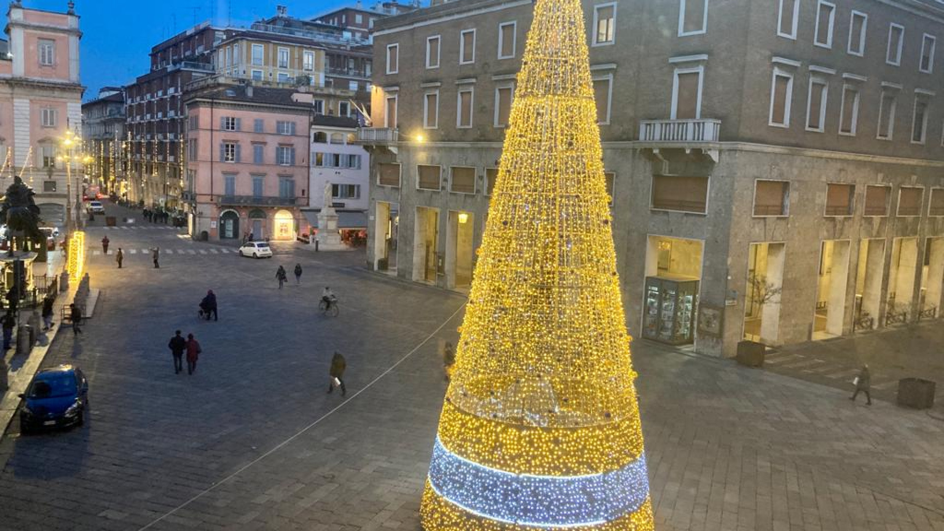 Soresi: "Anomalie giuridiche nell'organizzazione del Natale". Dibattito su Asp