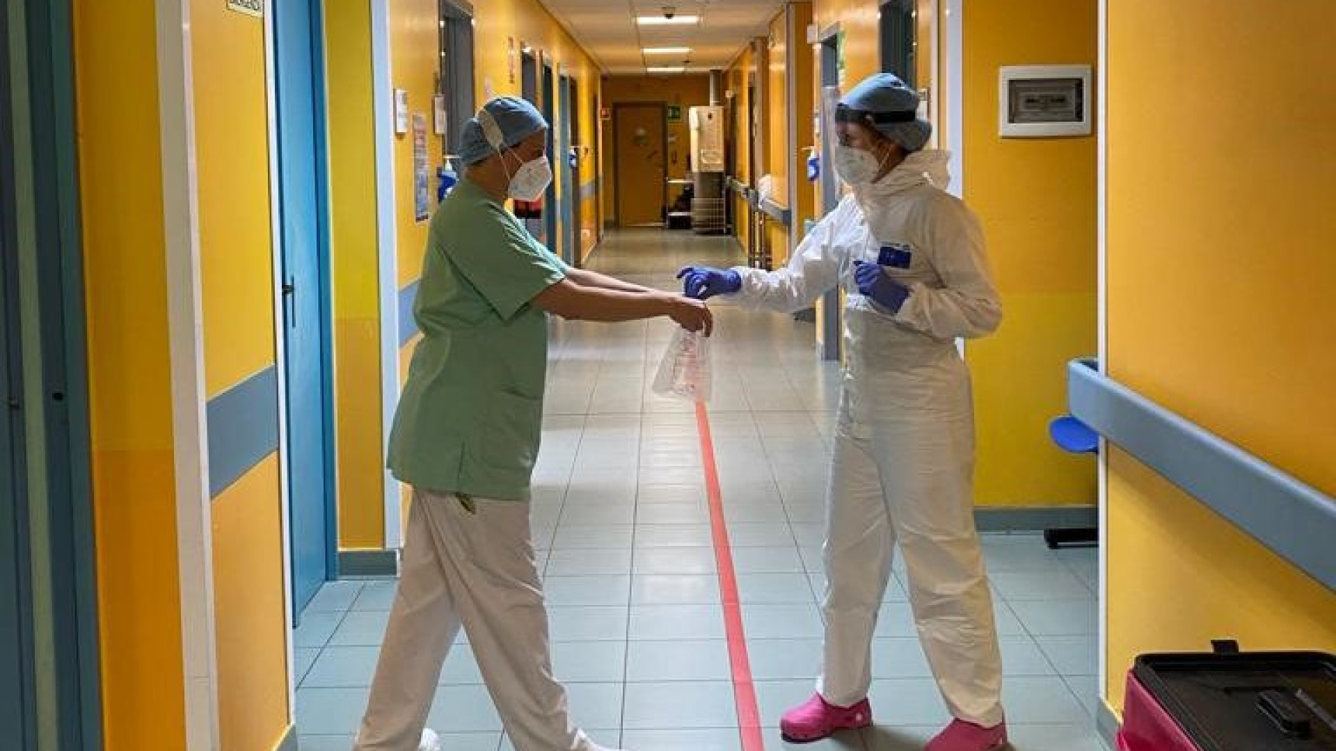 Una madre dona il midollo osseo per salvare il figlio colpito da leucemia