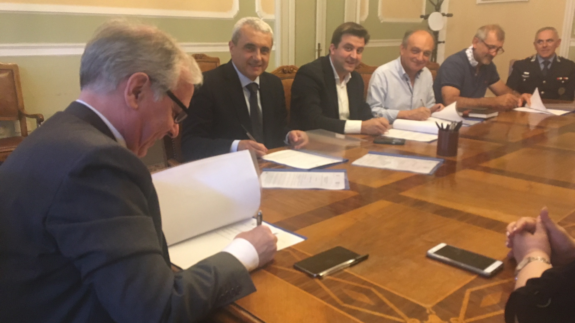 Provincia più sicura, attese 35 nuove telecamere in undici comuni. Firmato il "Patto per la sicurezza"