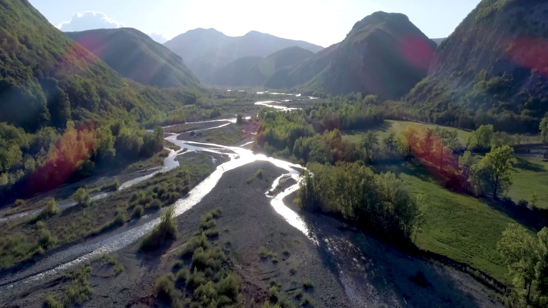 Allerta meteo, da stasera forte vento su colline e montagna piacentine