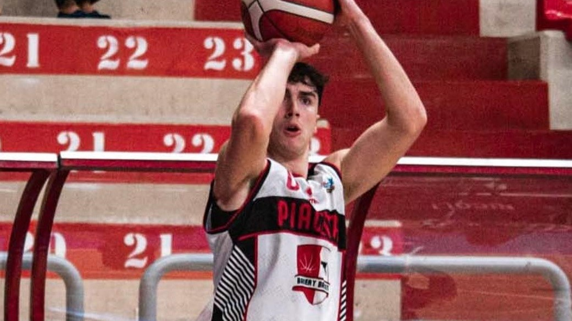 Basket serie B, avvio da incubo: Livorno amara per la Bakery. Finisce 82-75