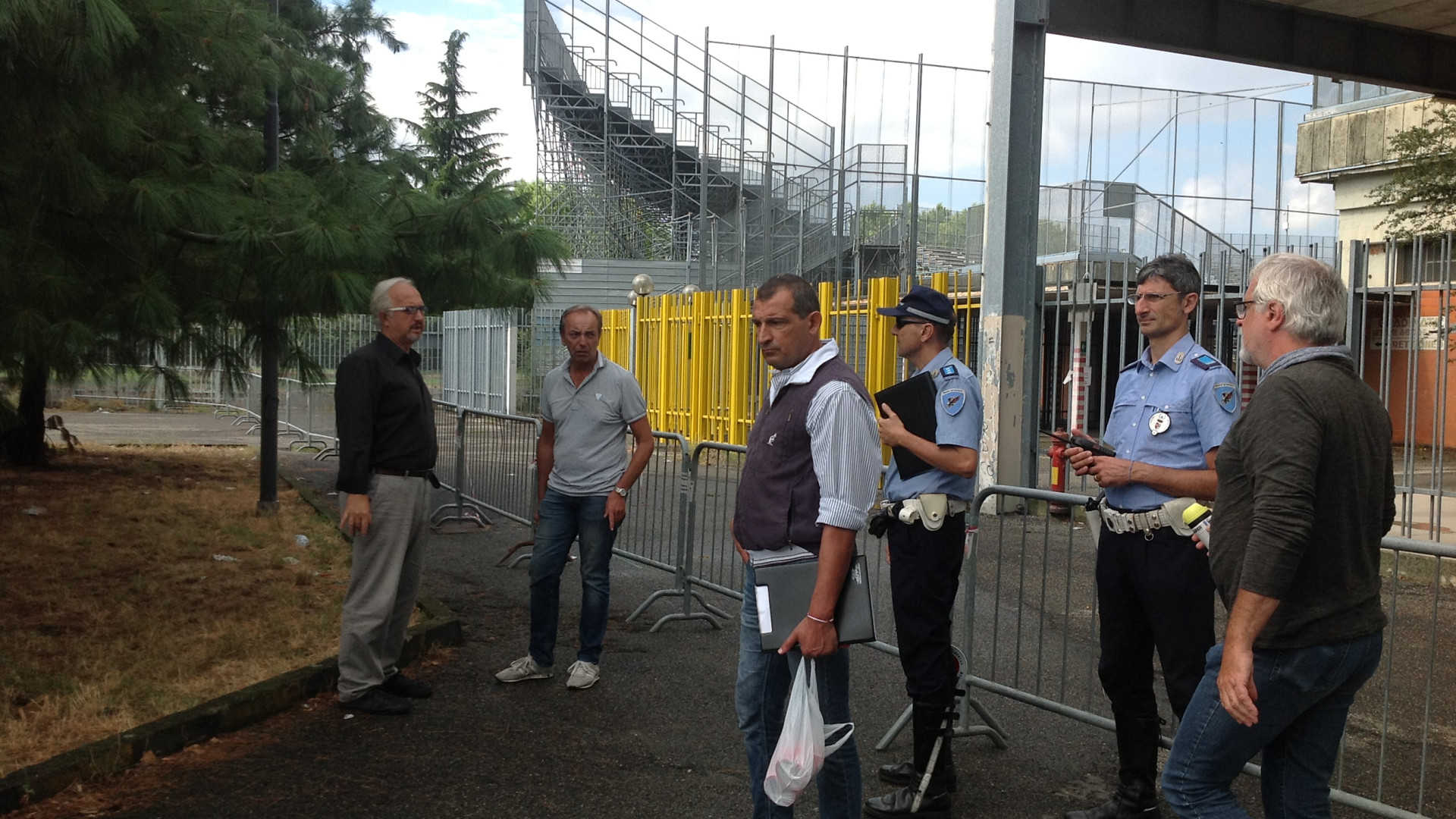 Stadio Garilli, arrivano le transenne per la zona dei Distinti: "Ragioni di sicurezza"