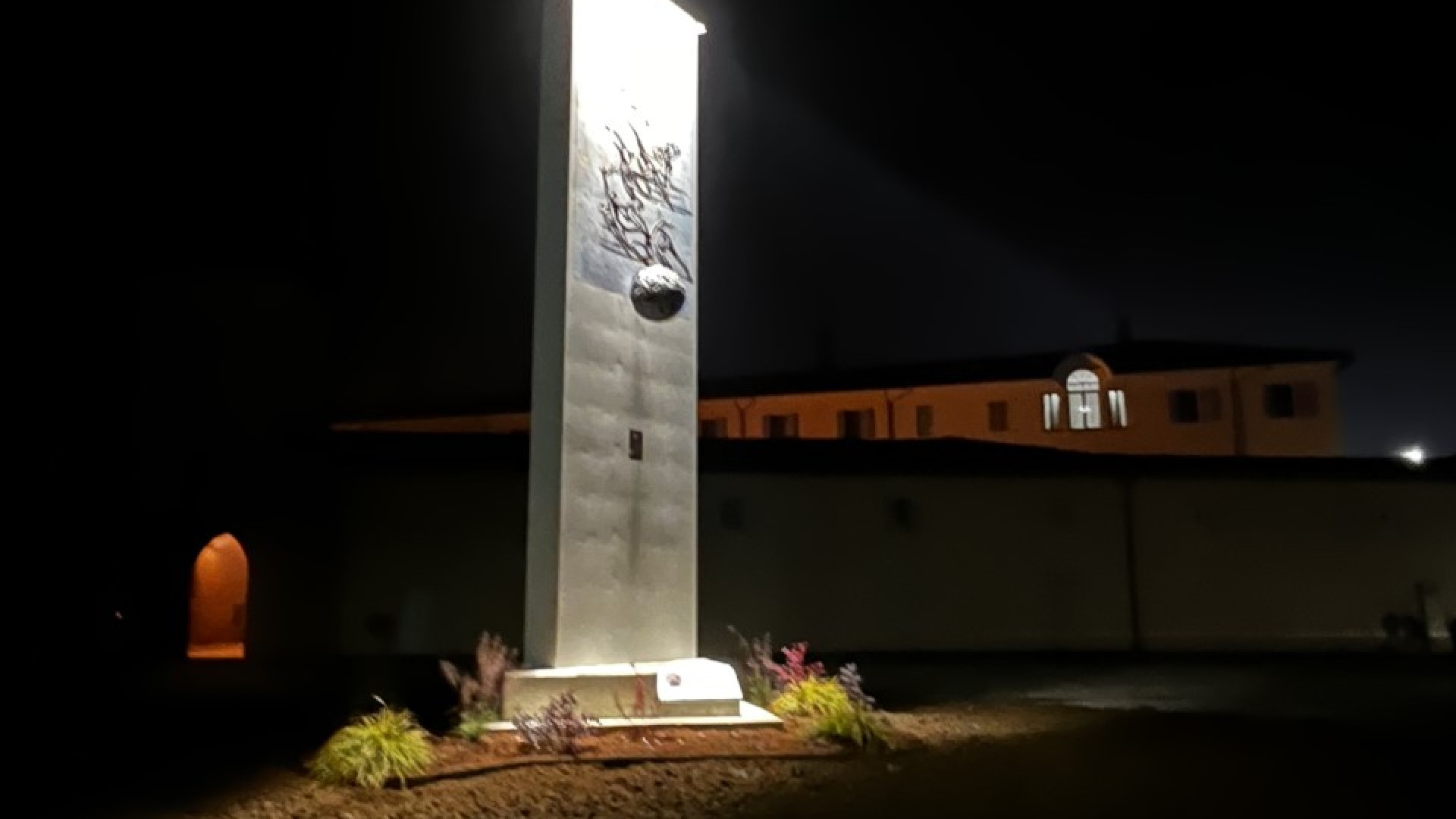 "Dal buio alla luce”, l’opera di Scepi per celebrare il lavoro dei sanitari durante il Covid