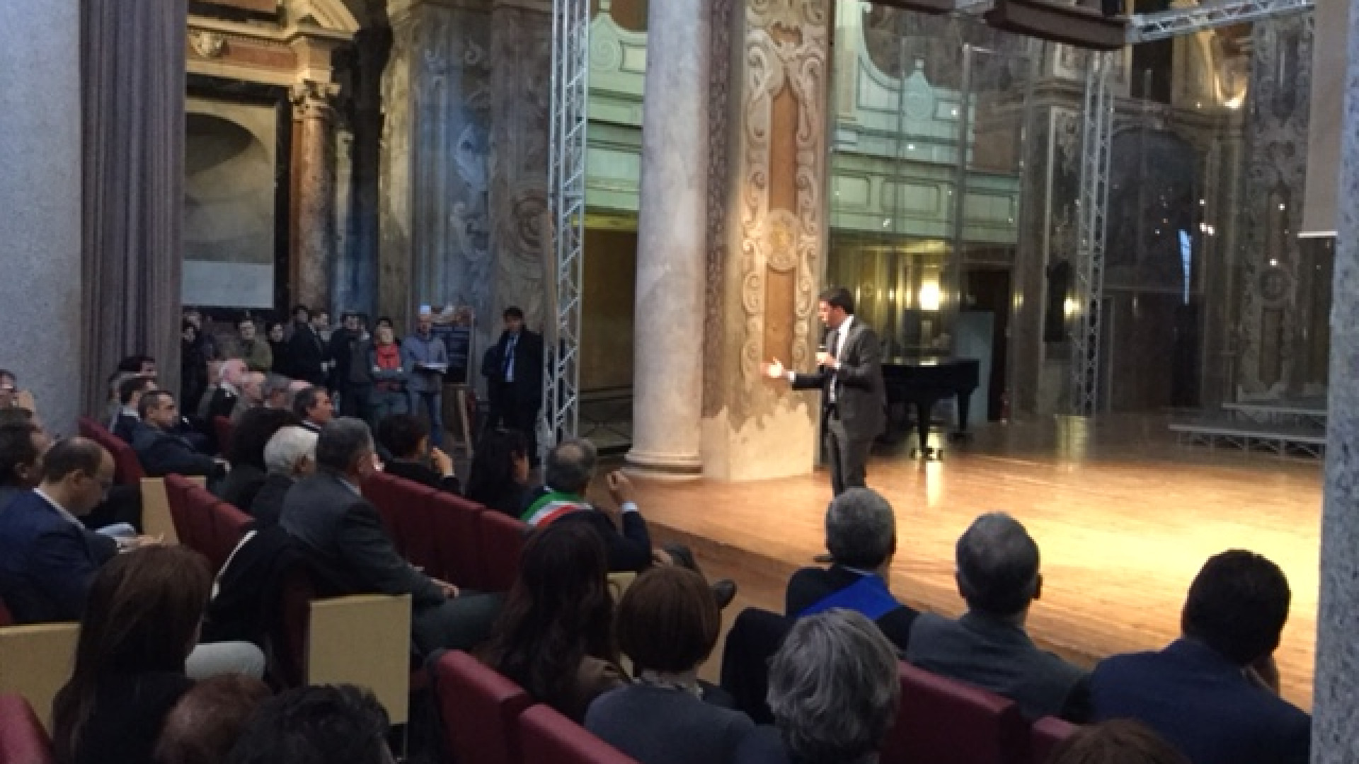 Renzi ai Teatini: "Vi ammiro, i valori di Piacenza sono quelli comunitari"
