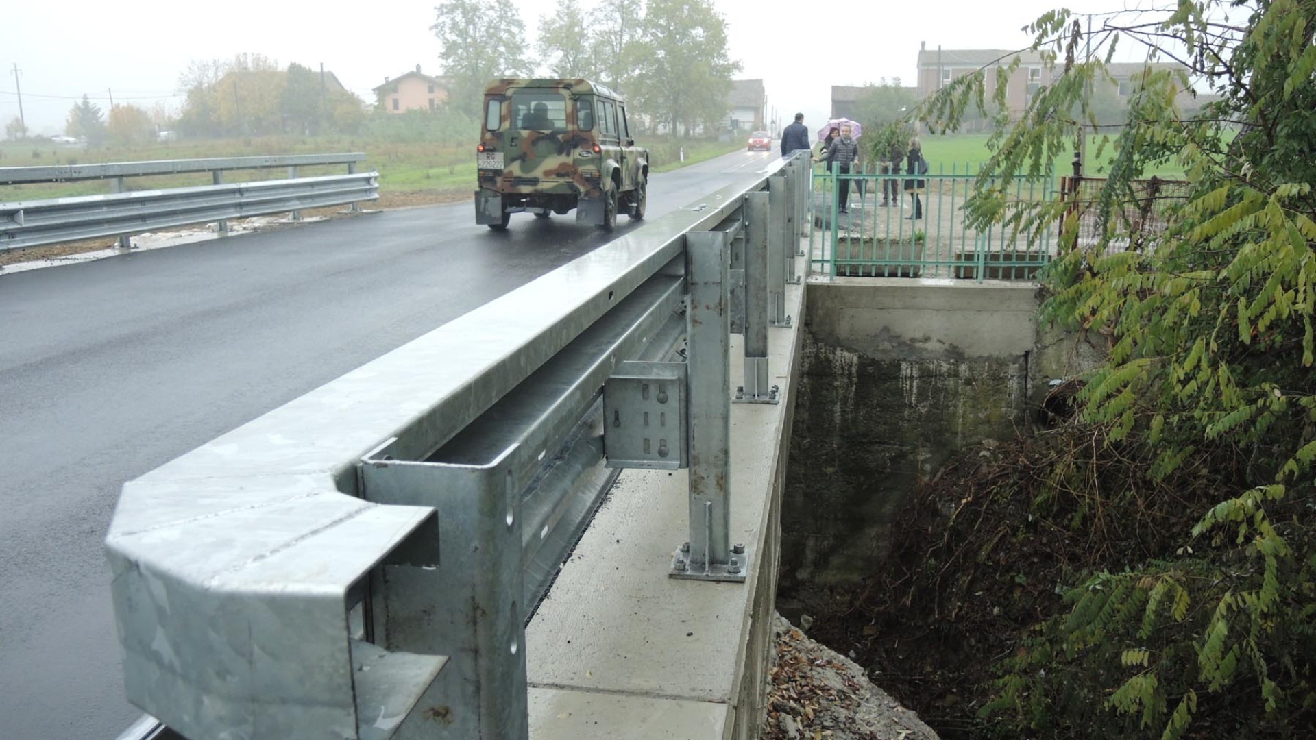 Nuovo ponte sulla provinciale a Ziano, sopra al vecchio ma "indipendente"