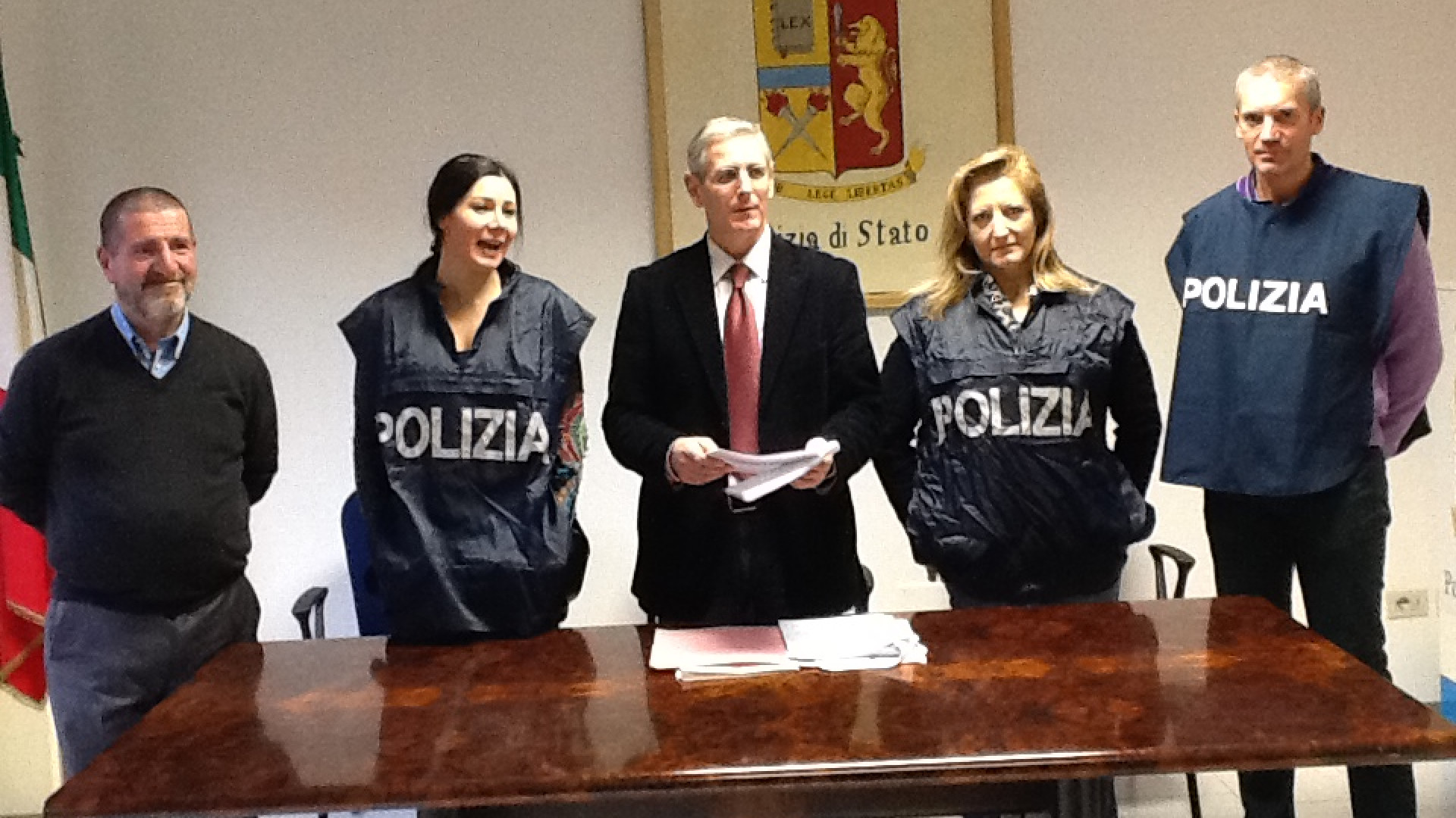 Botte alla moglie davanti ai figli: denunciato per maltrattamenti