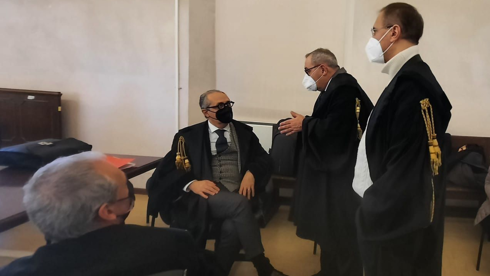 "In lavanderia, all'osteria, al bar": le testimonianze sugli impiegati assenteisti