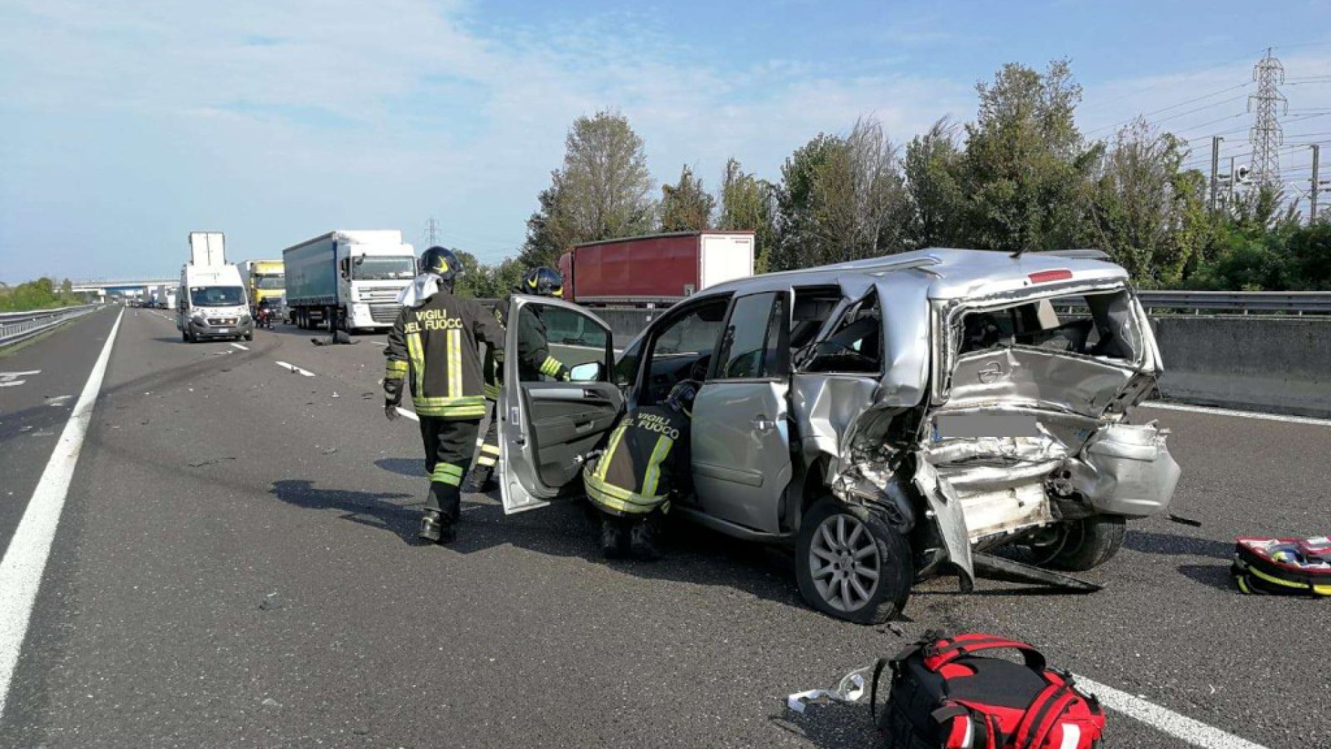 Scontro in autostrada A1 dopo Alseno verso sud, un ferito grave. Code e disagi