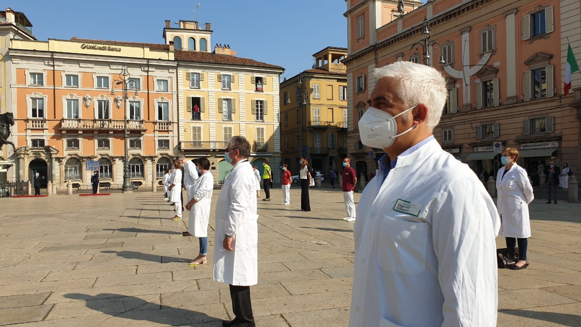 Festa della Repubblica, camici bianchi protagonisti. FOTO E VIDEO