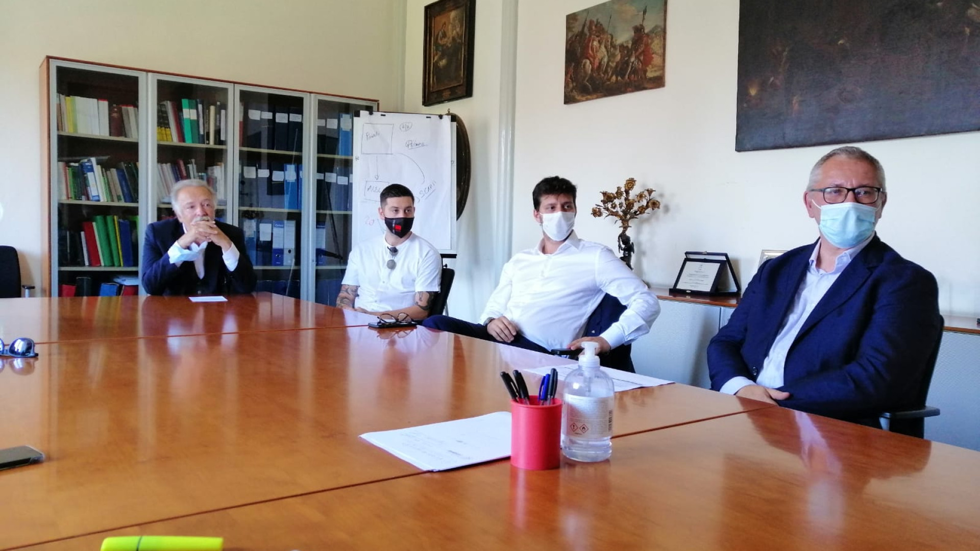 Più di mezzo milione all'Asl dal crowdfunding: "Il virus è ancora tra noi"