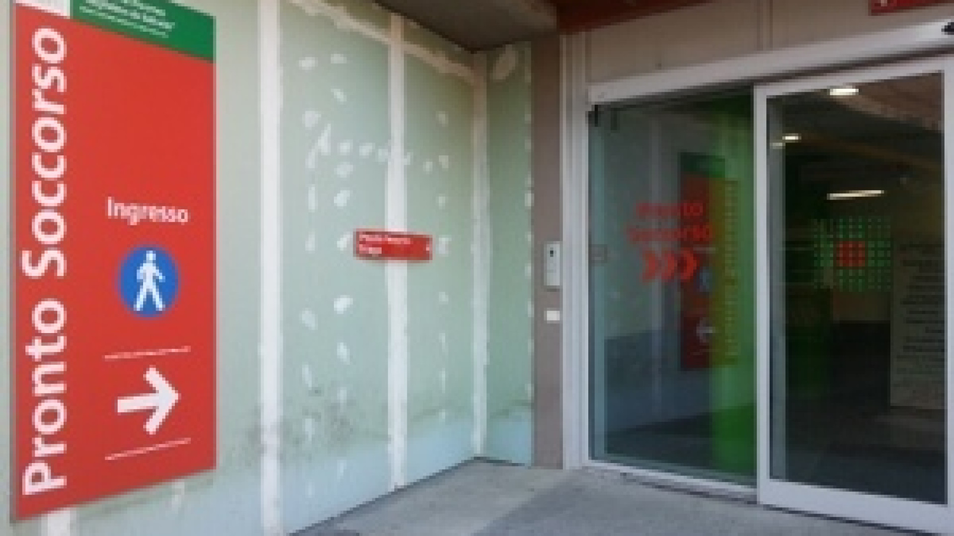 Scippata e gettata a terra, anziana finisce al pronto soccorso