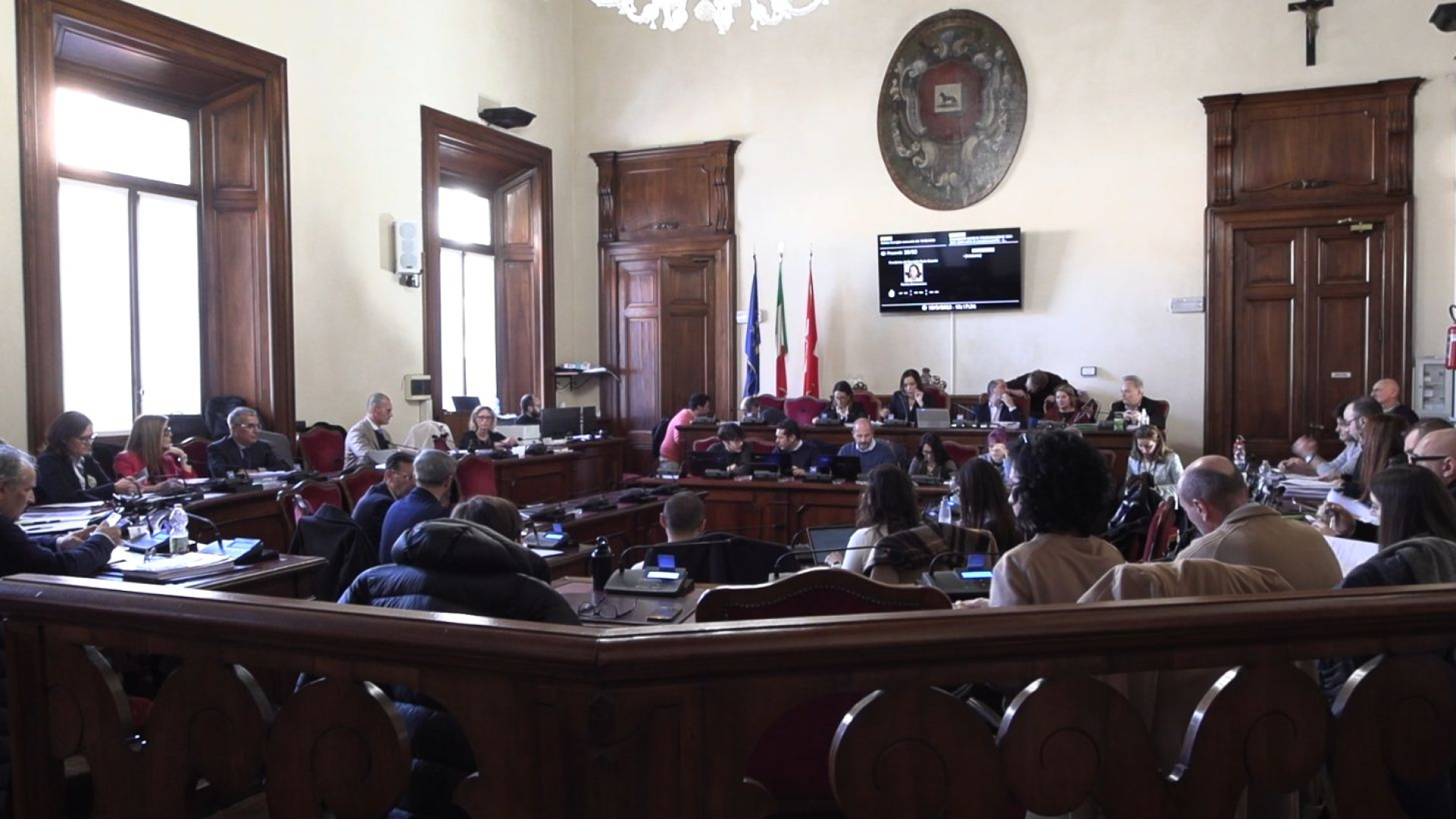 Consiglio comunale, i 490 emendamenti al bilancio di previsione scaldano la sala